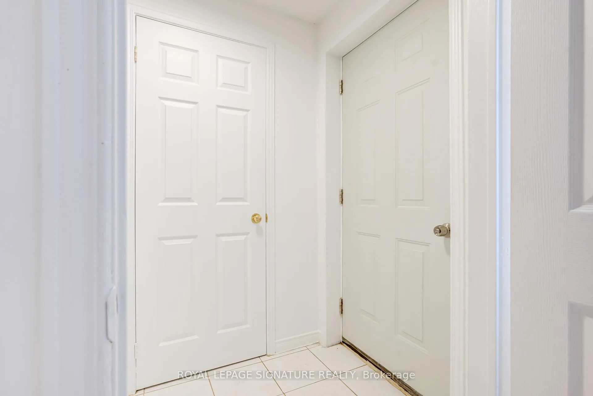 Photo 3 of Unit Bsmt, 161 Chambers Crescent, Newmarket, Armitage — HOMEH