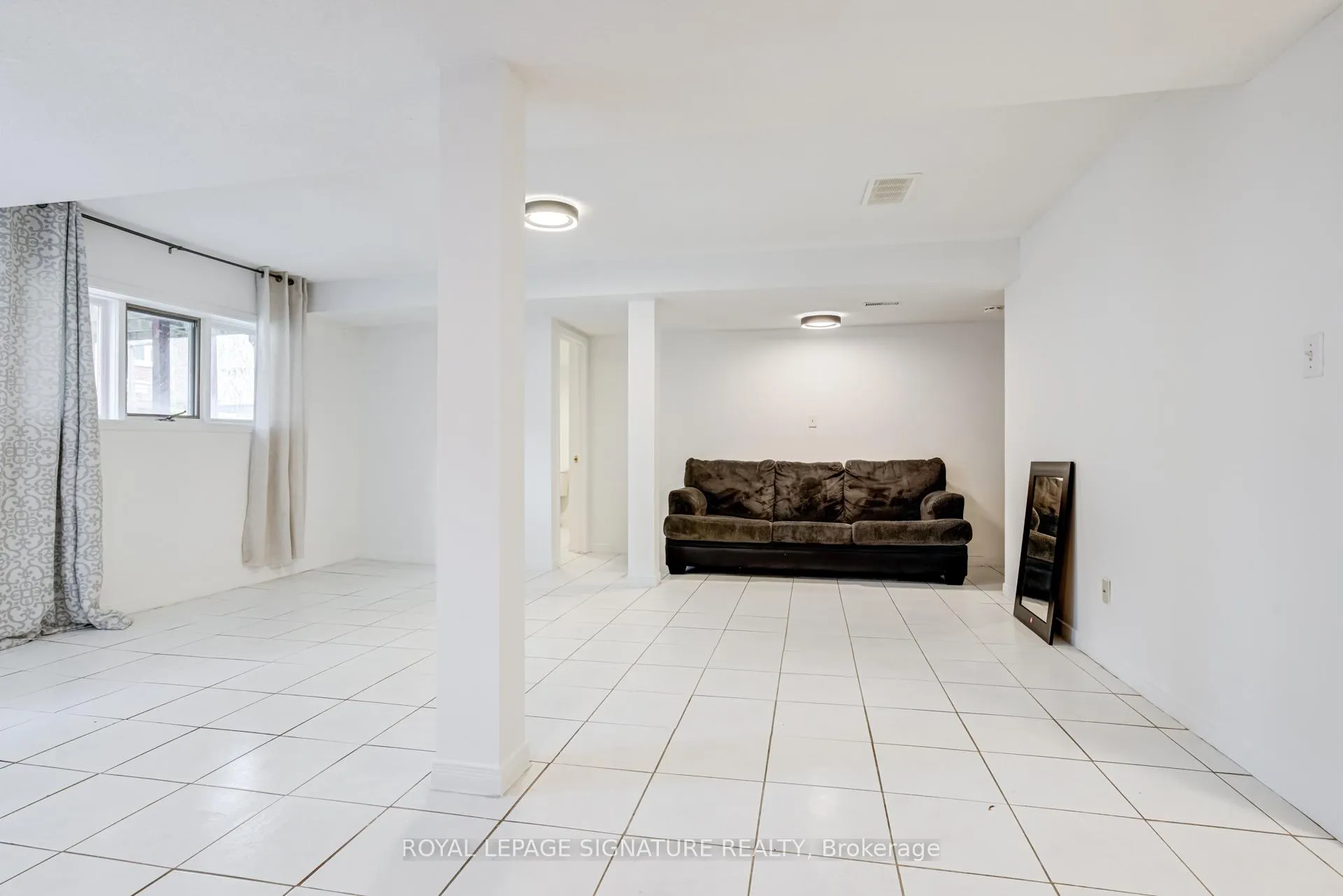 Photo 8 of Unit Bsmt, 161 Chambers Crescent, Newmarket, Armitage — HOMEH