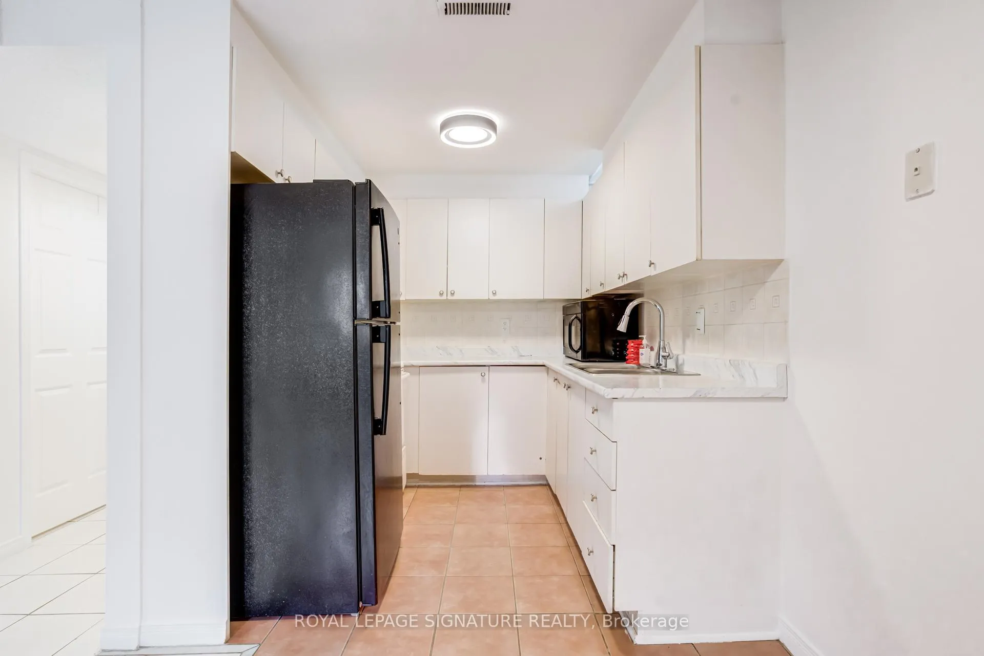 Photo 10 of Unit Bsmt, 161 Chambers Crescent, Newmarket, Armitage — HOMEH