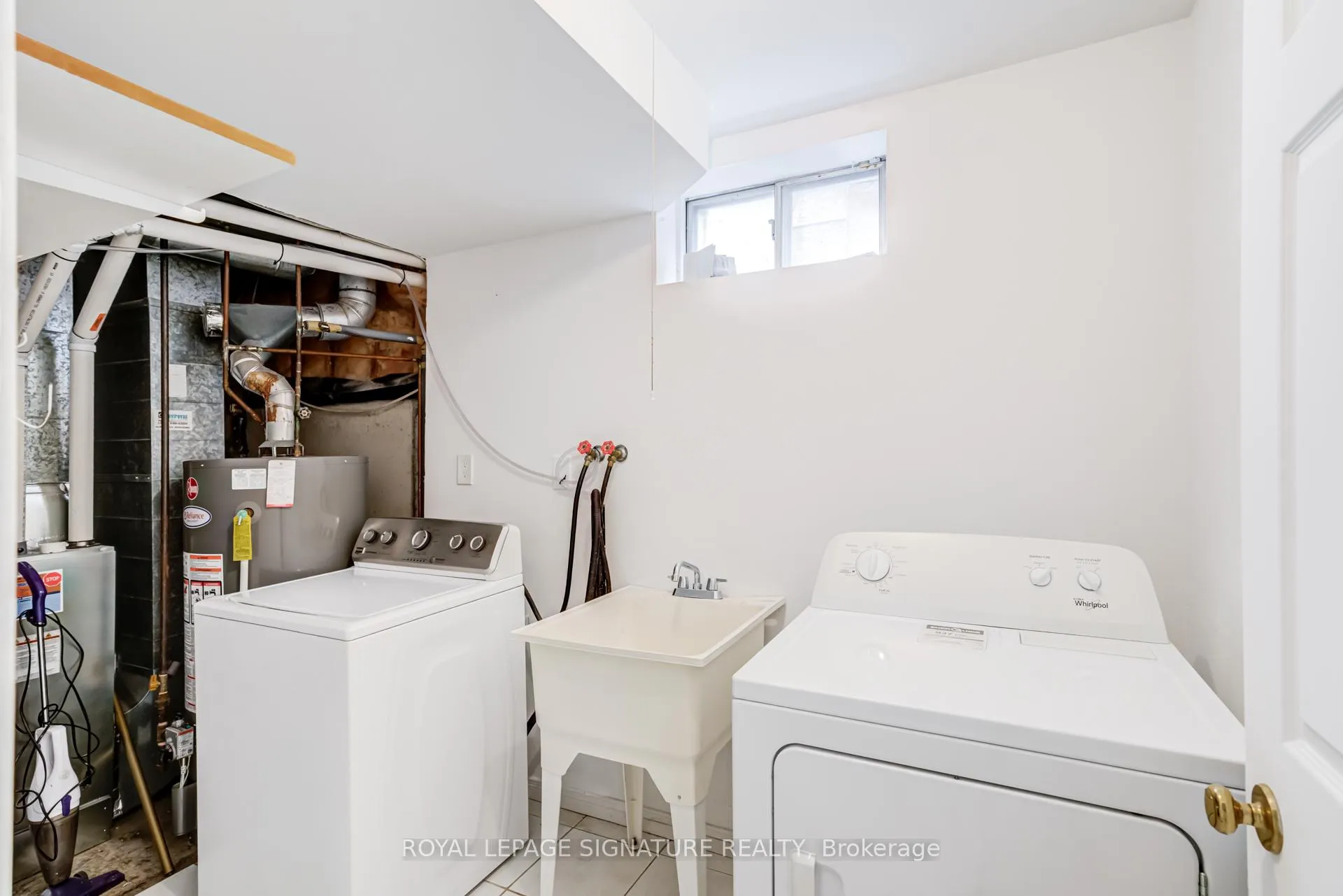Photo 23 of Unit Bsmt, 161 Chambers Crescent, Newmarket, Armitage — HOMEH
