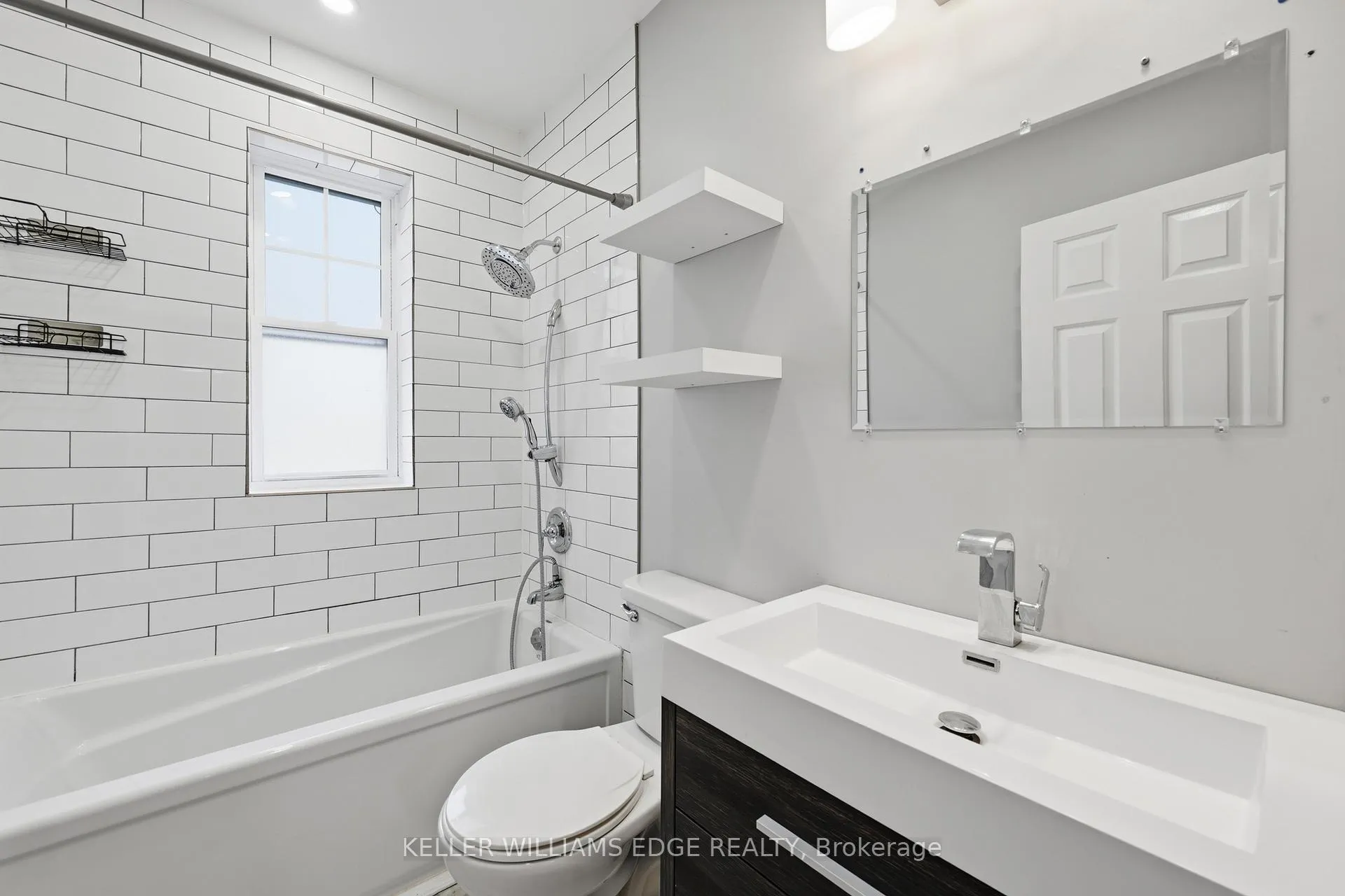 Photo 10 of 48 Mountain Avenue S, Hamilton, Stoney Creek — HOMEH
