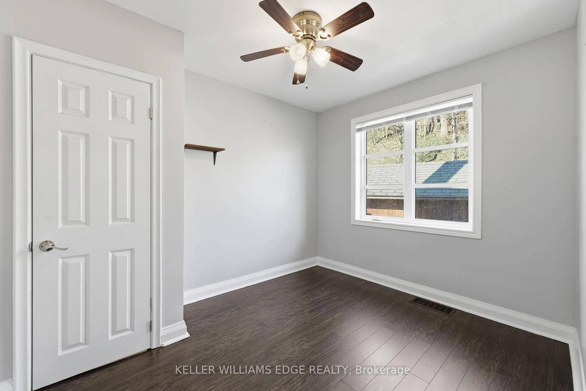 Photo 13 of 48 Mountain Avenue S, Hamilton, Stoney Creek — HOMEH