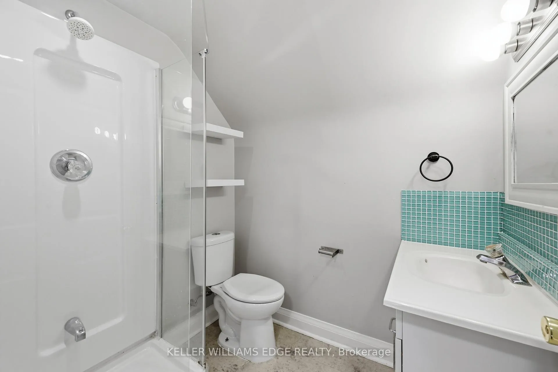 Photo 15 of 48 Mountain Avenue S, Hamilton, Stoney Creek — HOMEH