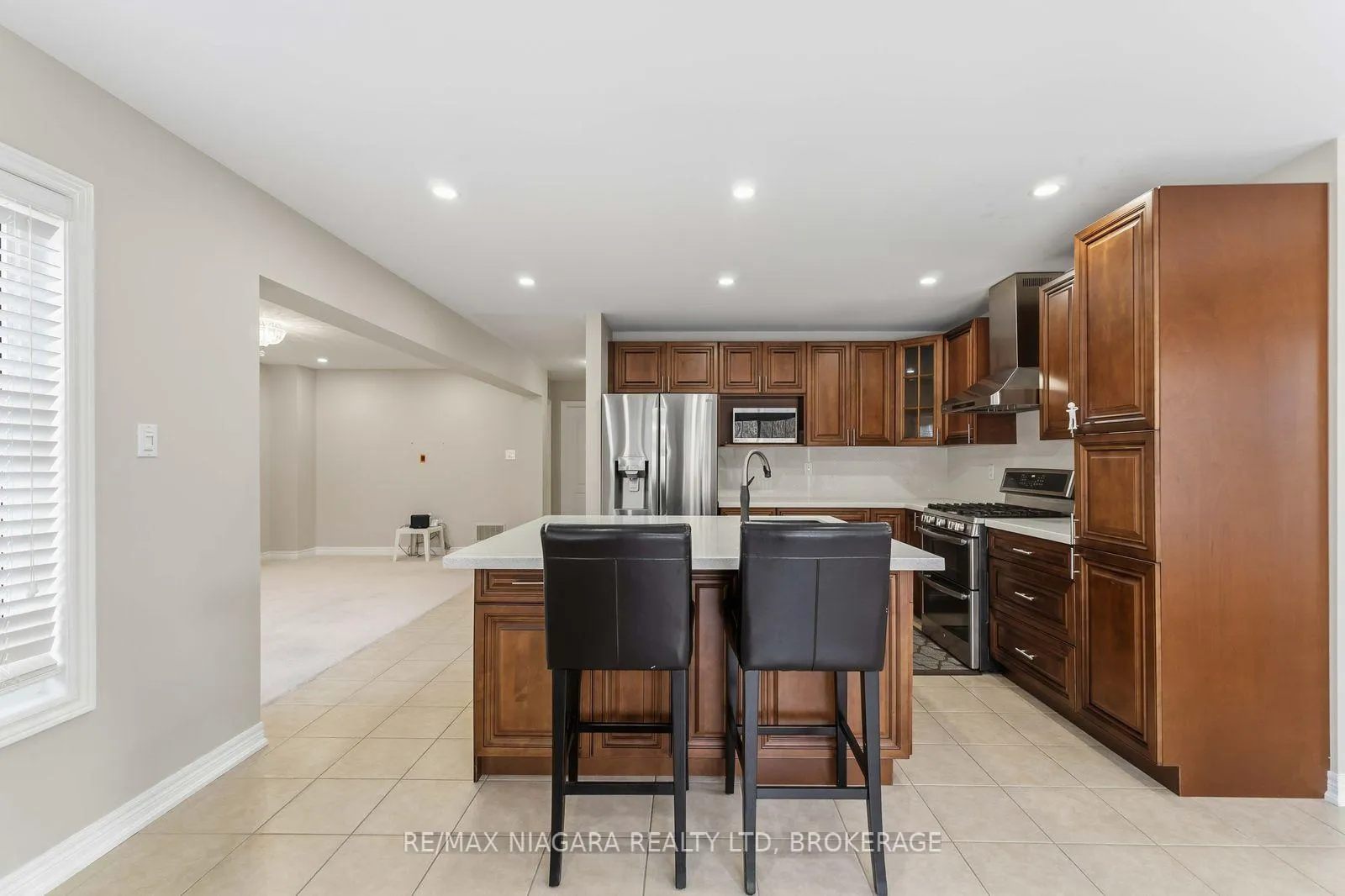 Photo 6 of 6537 St Michael Avenue, Niagara Falls, Forestview — HOMEH