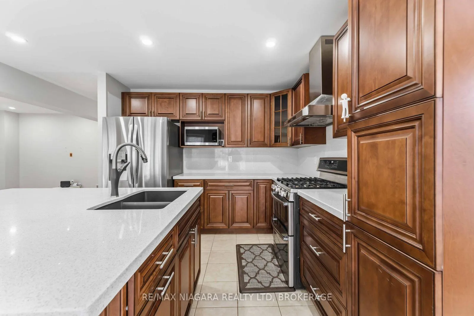 Photo 7 of 6537 St Michael Avenue, Niagara Falls, Forestview — HOMEH