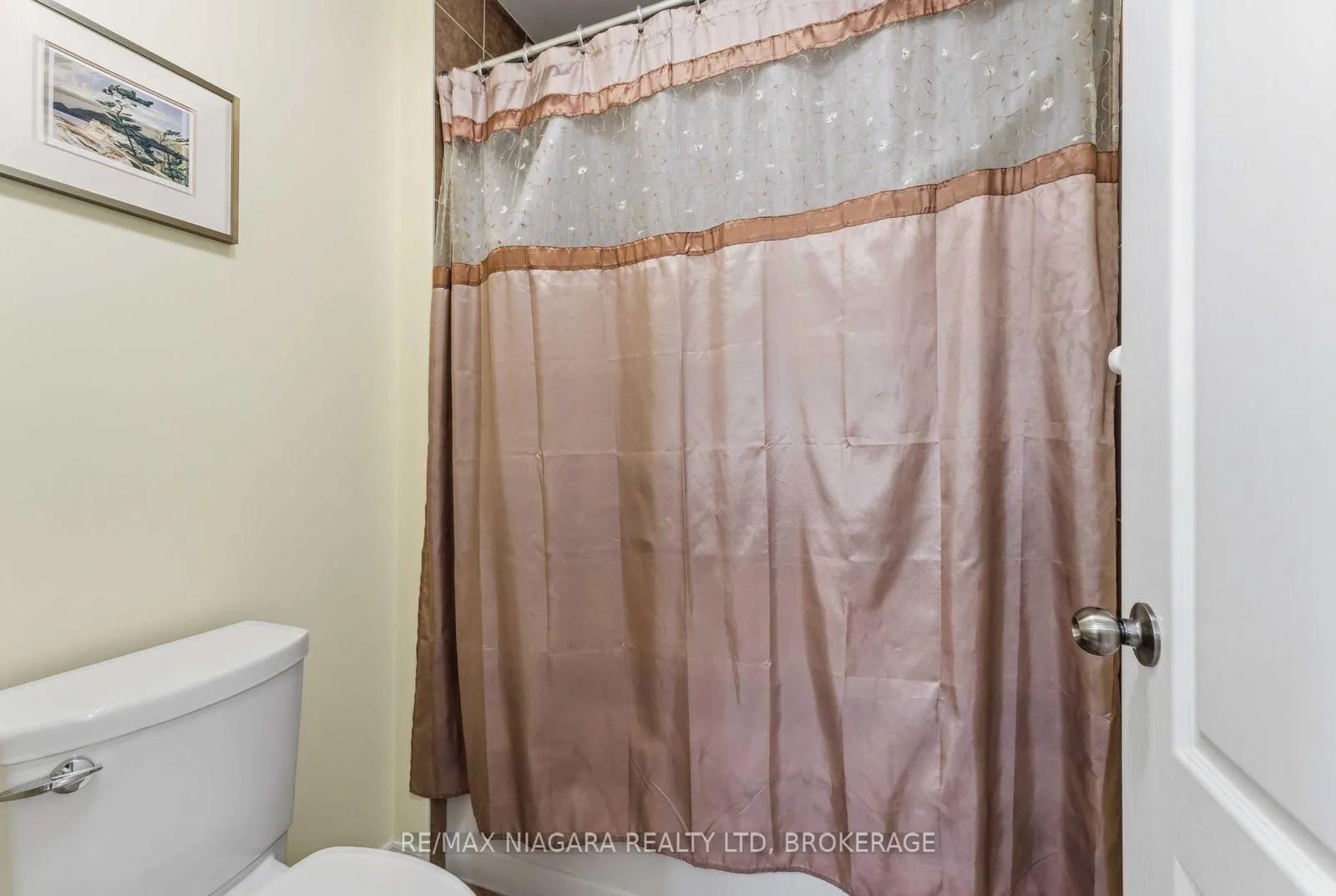 Photo 26 of 6537 St Michael Avenue, Niagara Falls, Forestview — HOMEH