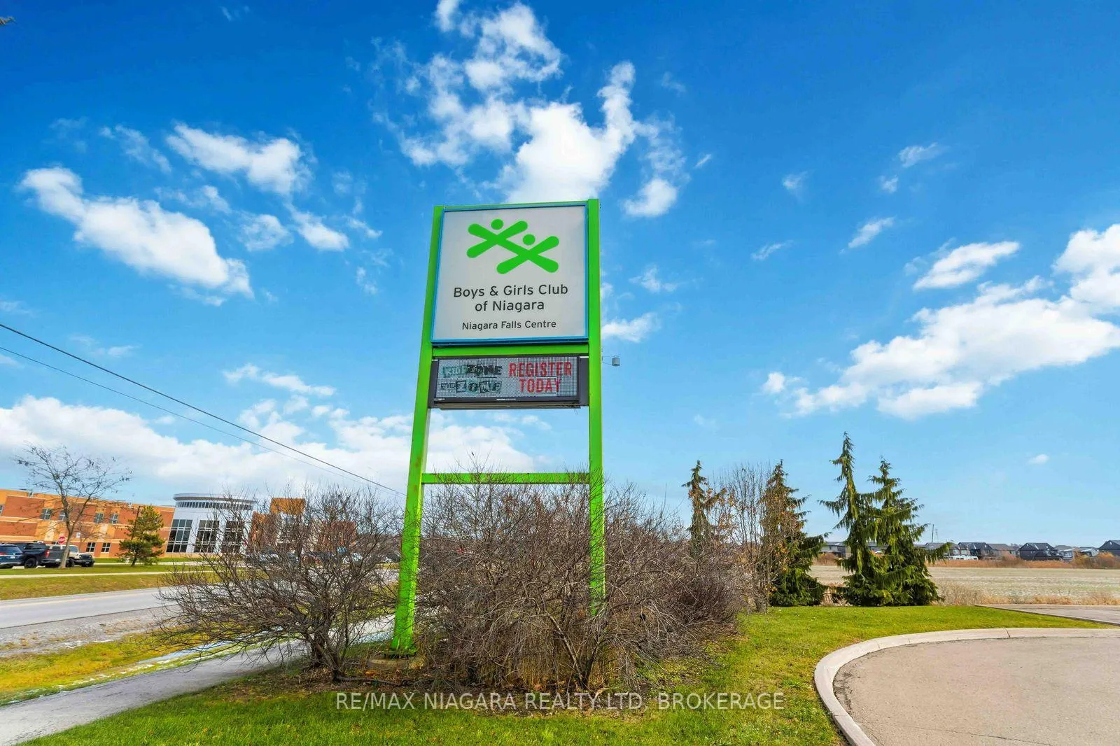 Photo 39 of 6537 St Michael Avenue, Niagara Falls, Forestview — HOMEH