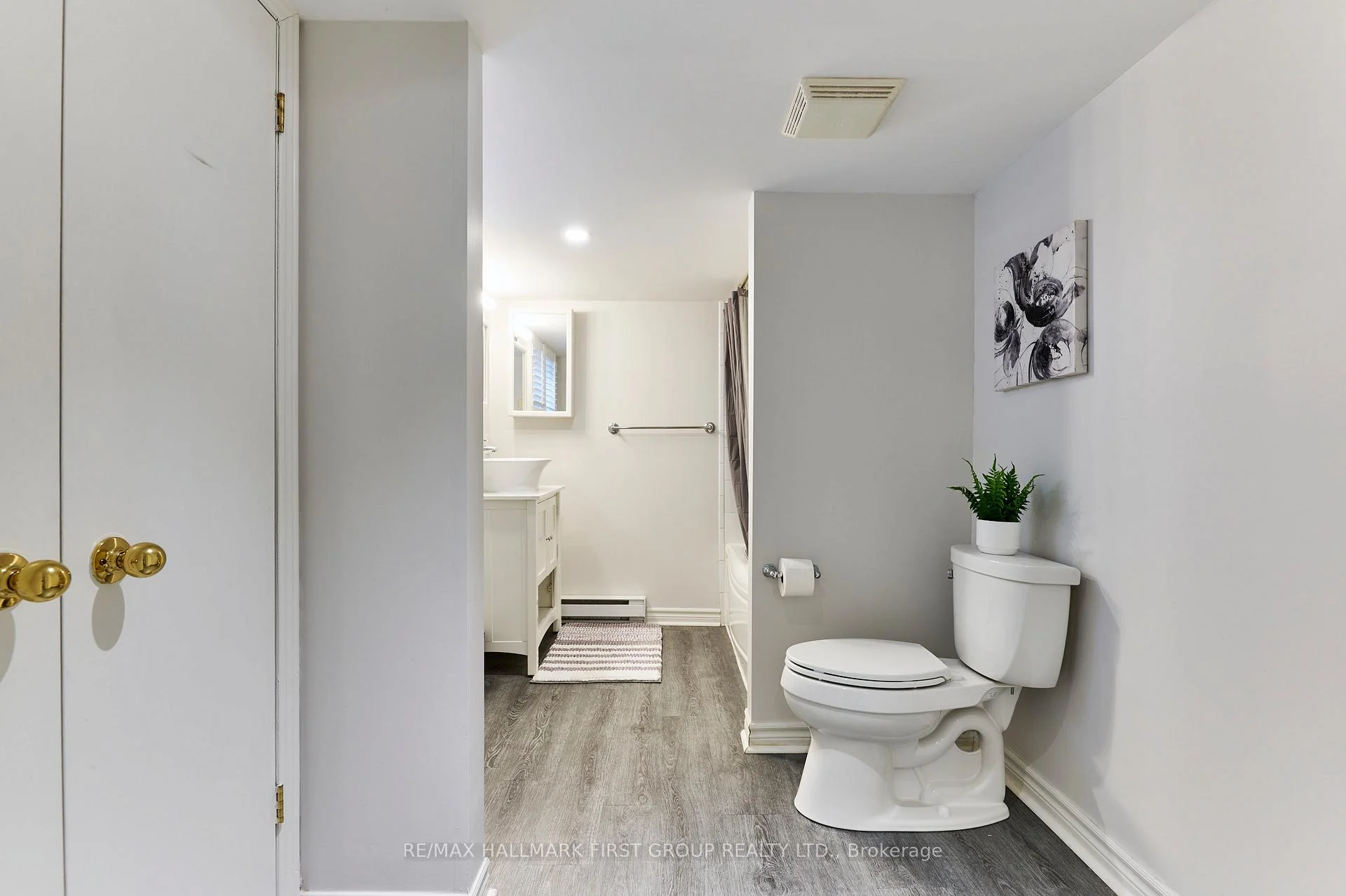 Photo 7 of Unit Lower, 207 Bayview Heights Drive, Toronto, Leaside — HOMEH