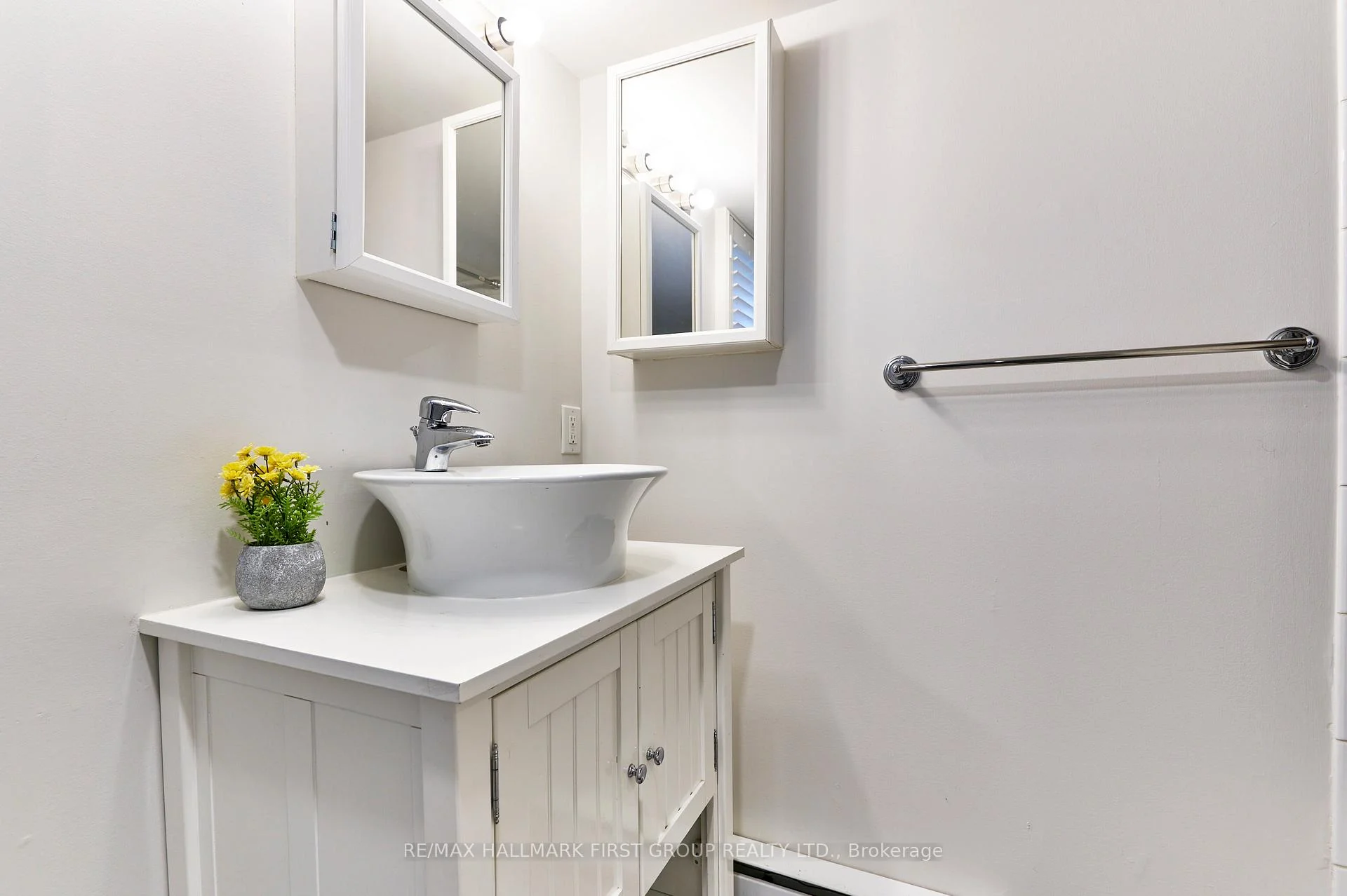 Photo 9 of Unit Lower, 207 Bayview Heights Drive, Toronto, Leaside — HOMEH