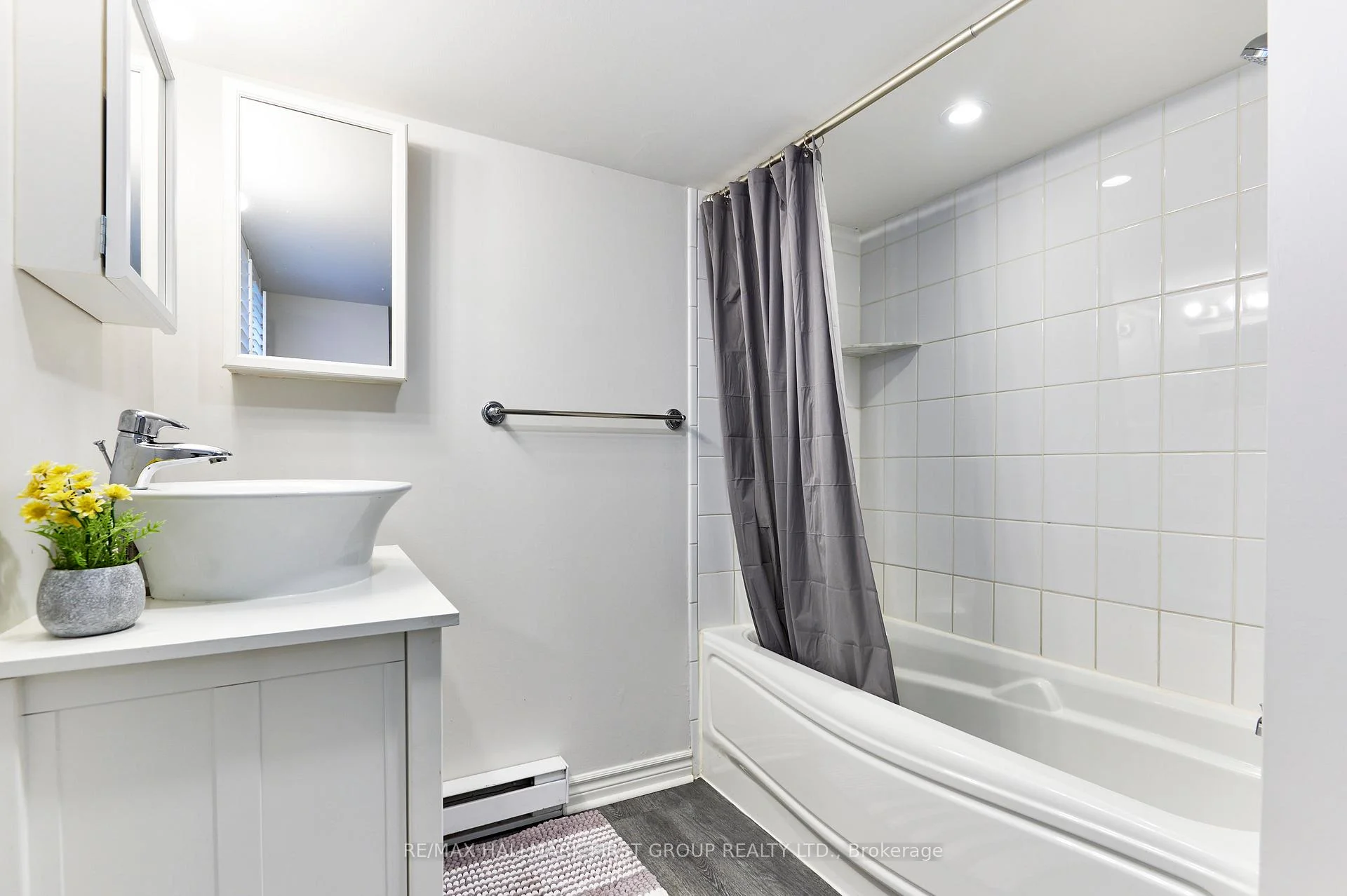Photo 10 of Unit Lower, 207 Bayview Heights Drive, Toronto, Leaside — HOMEH