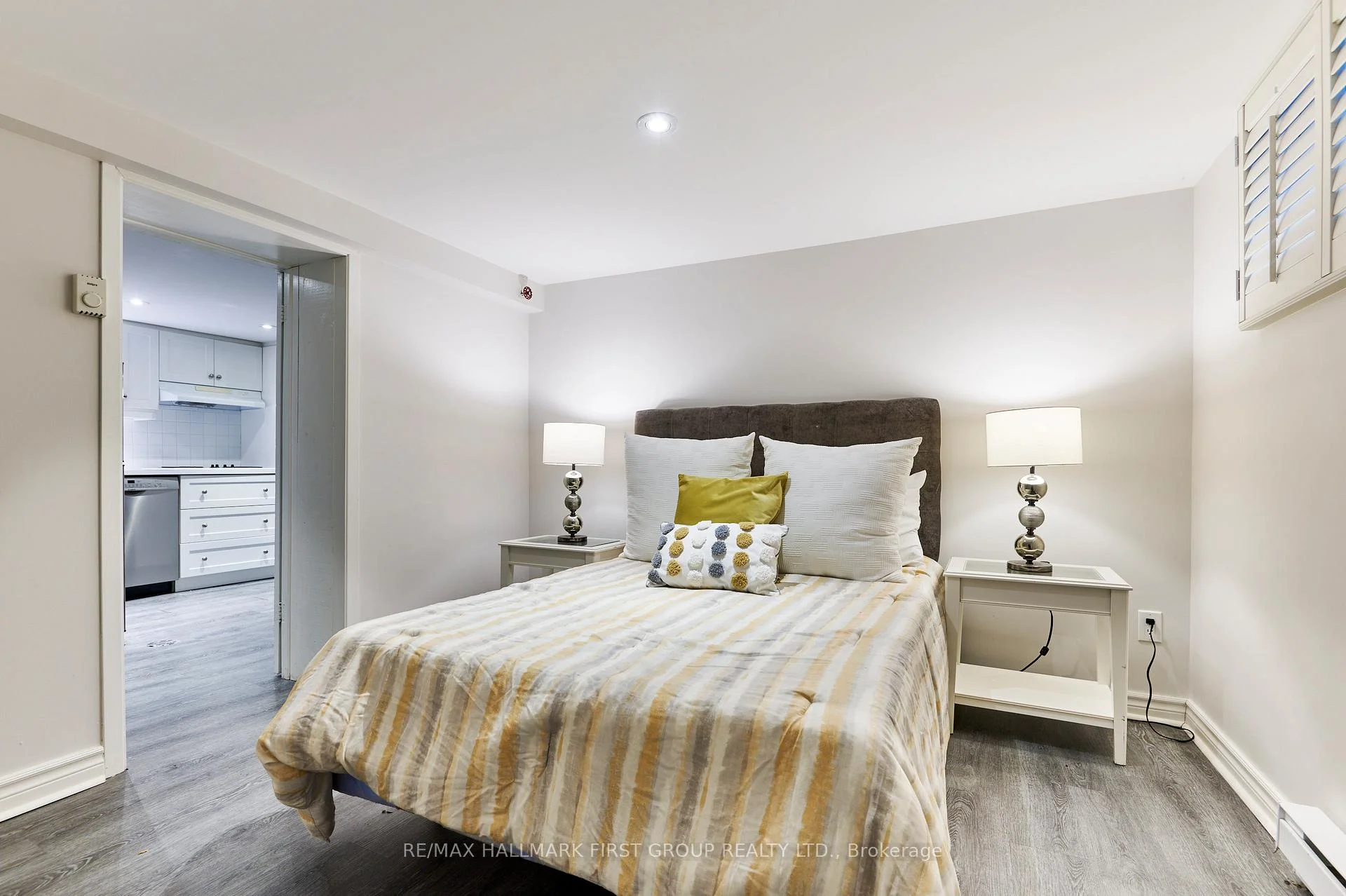 Photo 12 of Unit Lower, 207 Bayview Heights Drive, Toronto, Leaside — HOMEH