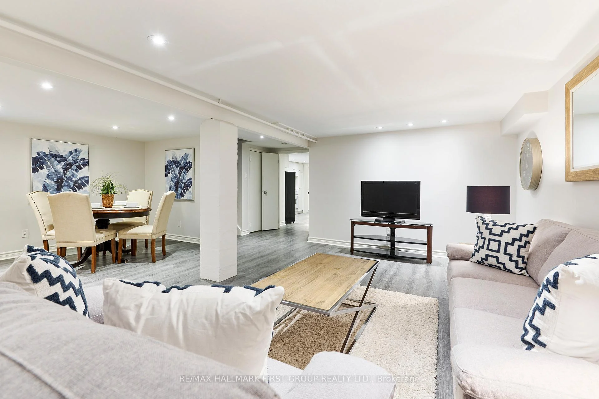Photo 32 of Unit Lower, 207 Bayview Heights Drive, Toronto, Leaside — HOMEH
