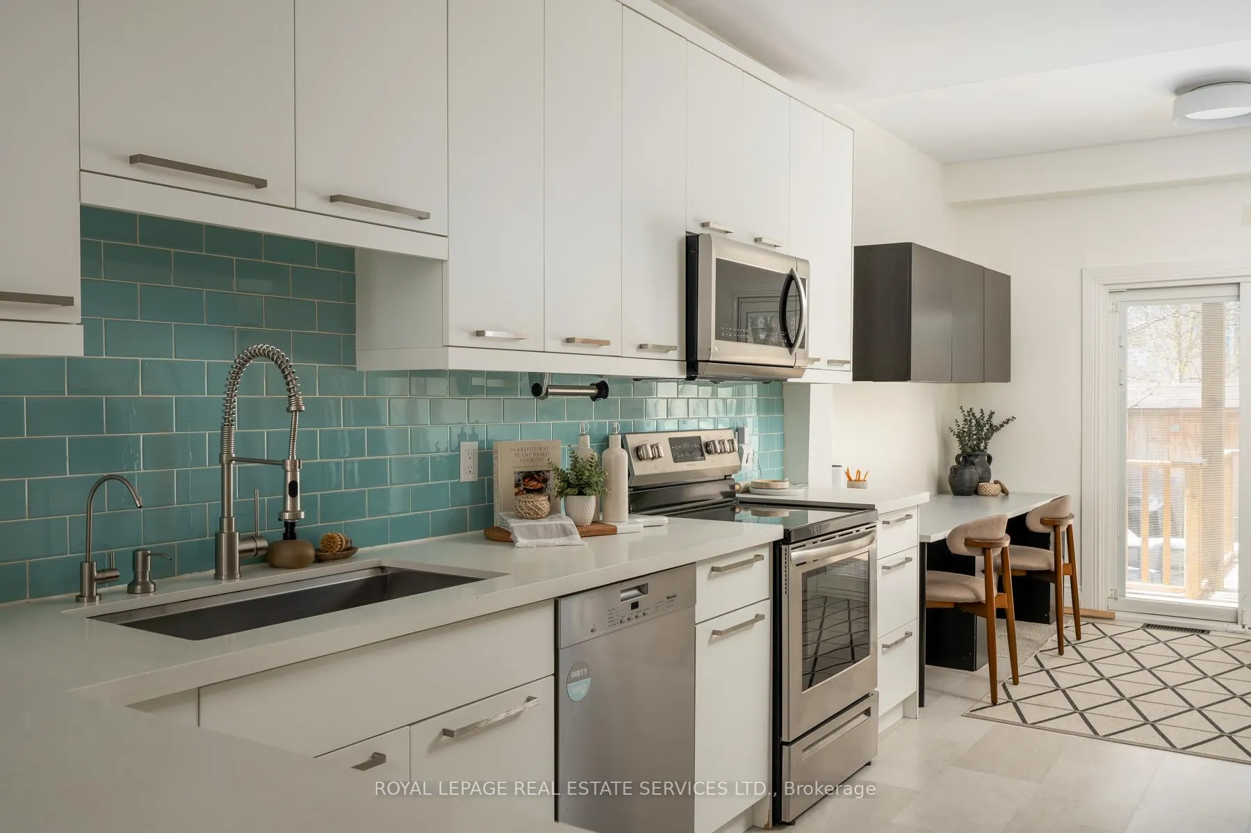 Photo 14 of 164 Munro Street, Toronto, South Riverdale — HOMEH