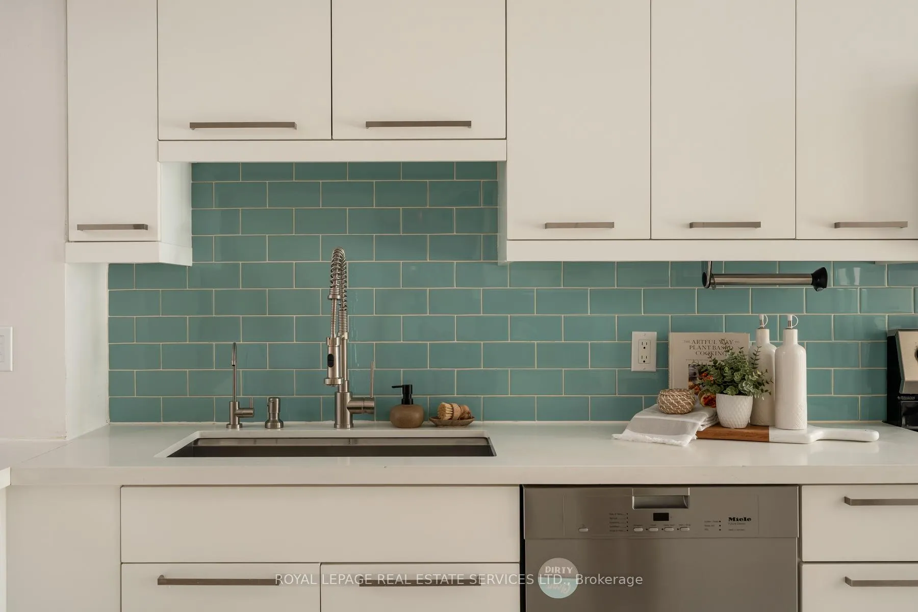 Photo 16 of 164 Munro Street, Toronto, South Riverdale — HOMEH