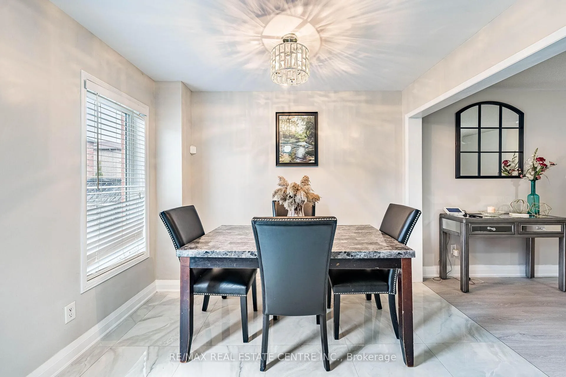 Photo 8 of 22 Tanasi Road, Brampton, Credit Valley — HOMEH