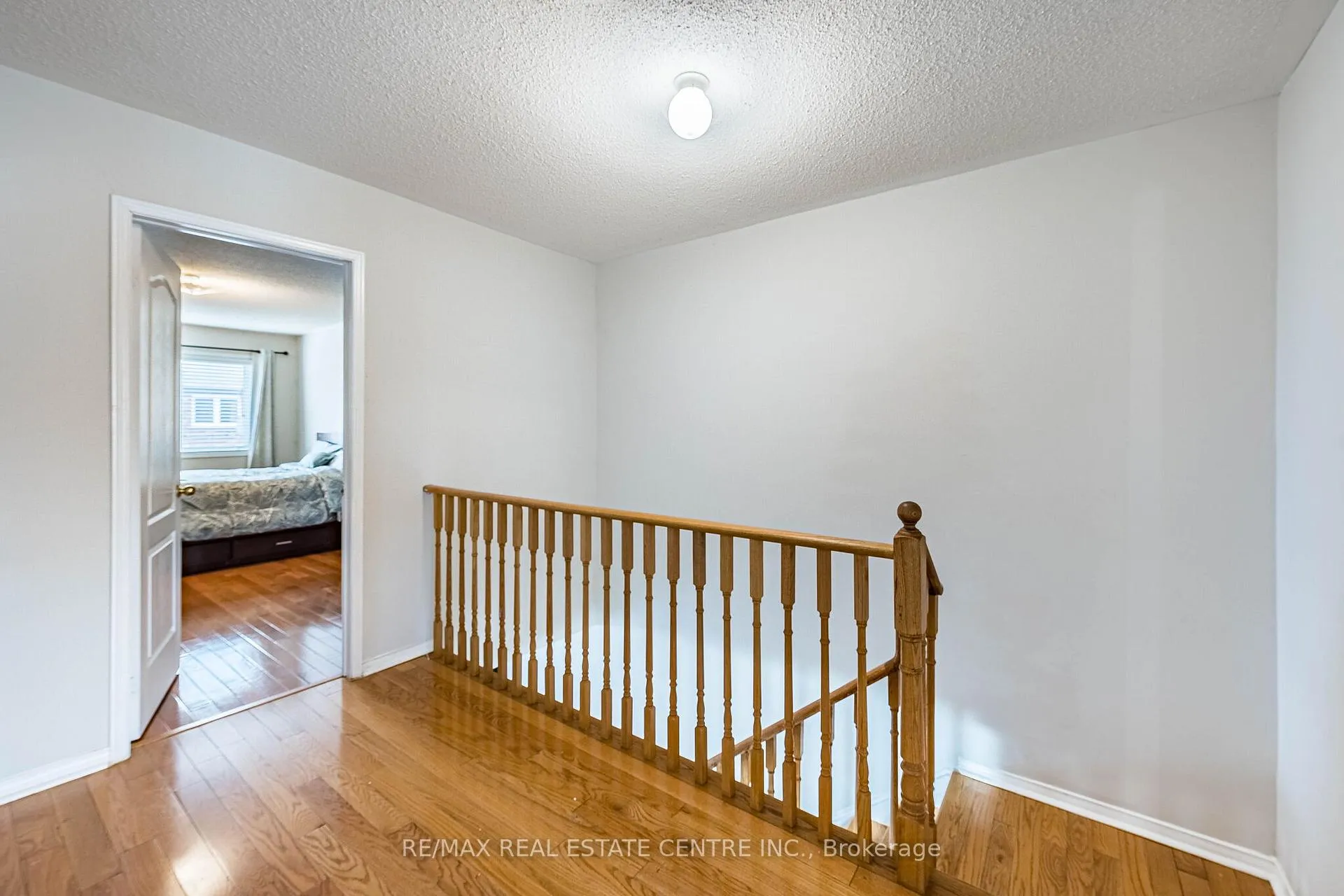 Photo 15 of 22 Tanasi Road, Brampton, Credit Valley — HOMEH