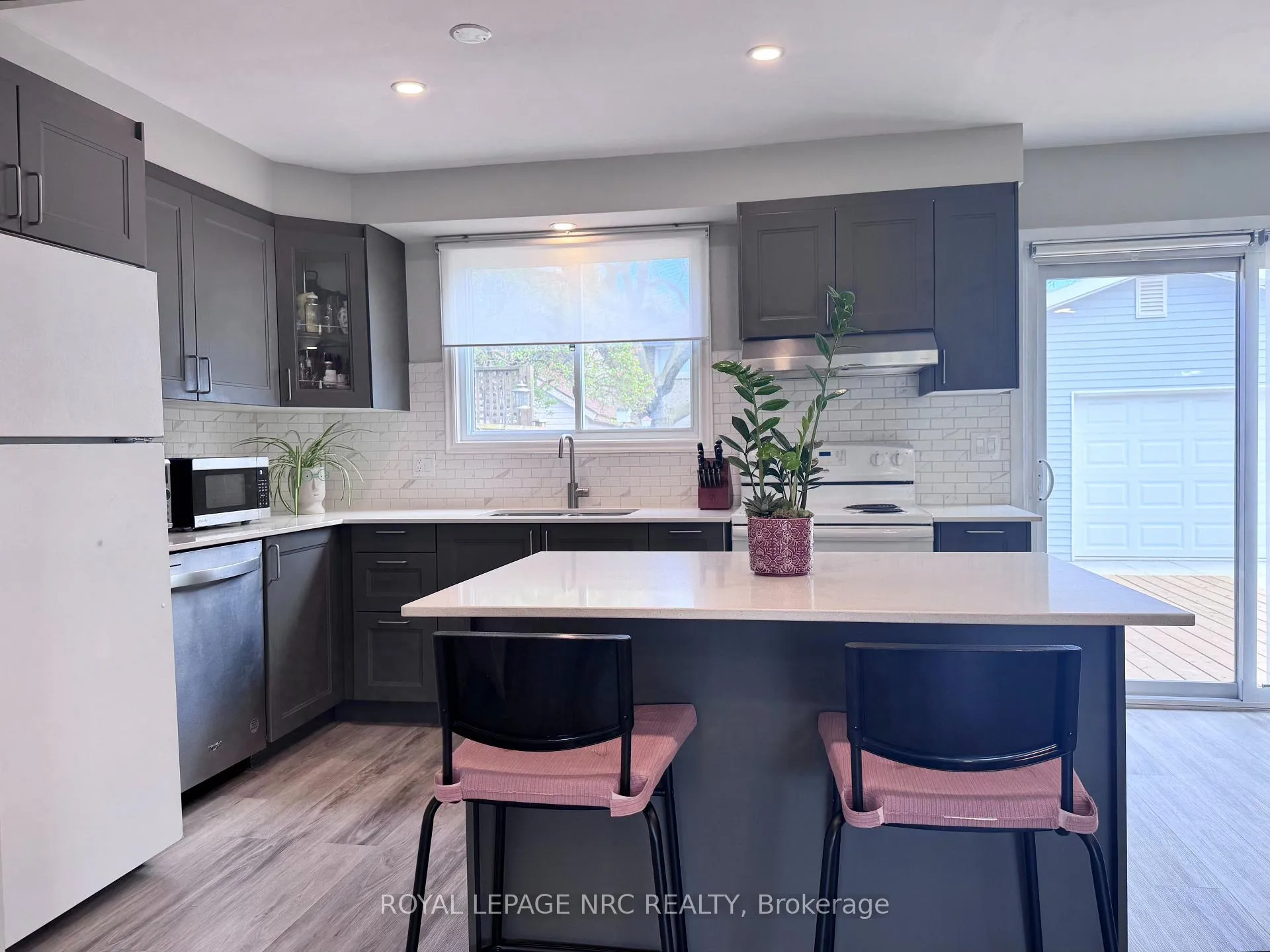 Photo 7 of 10 Lafayette Drive, St. Catharines, Lakeport — HOMEH
