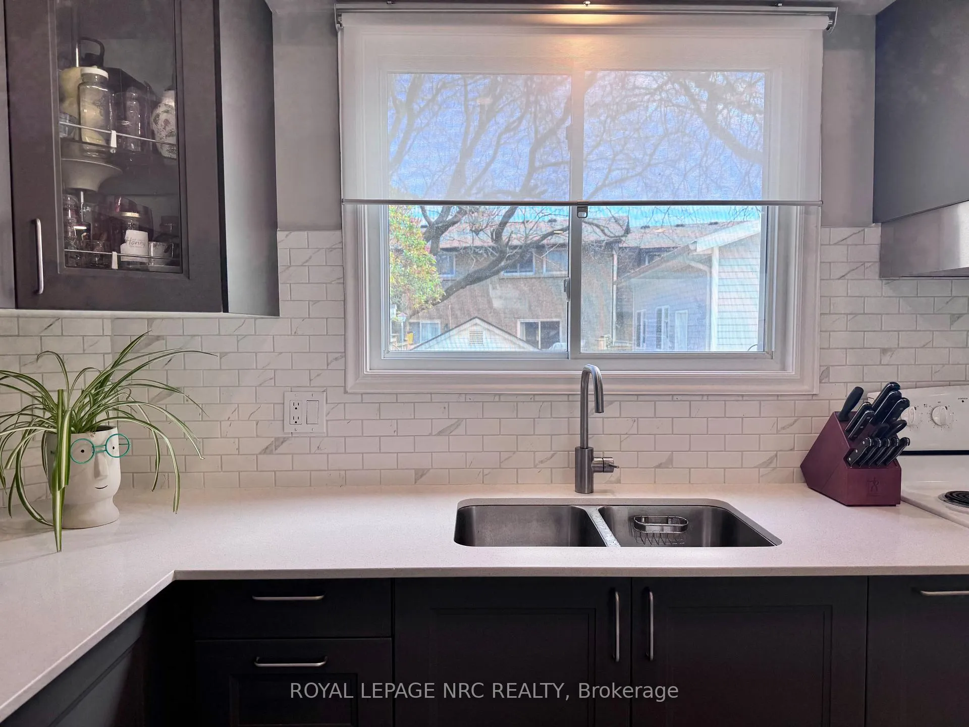 Photo 8 of 10 Lafayette Drive, St. Catharines, Lakeport — HOMEH
