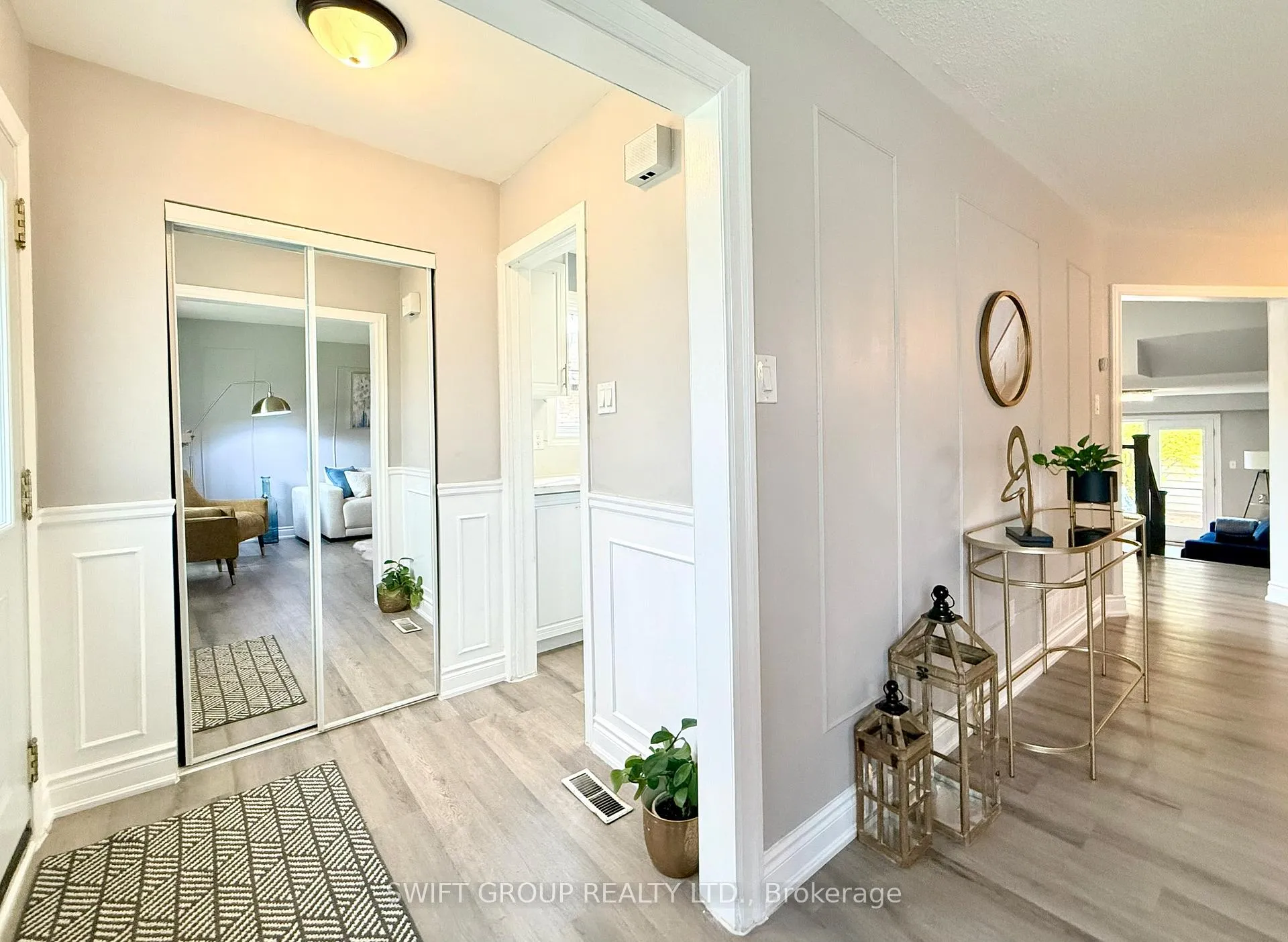 Photo 2 of 2218 Buttonbush Crescent, Mississauga, Erin Mills — HOMEH