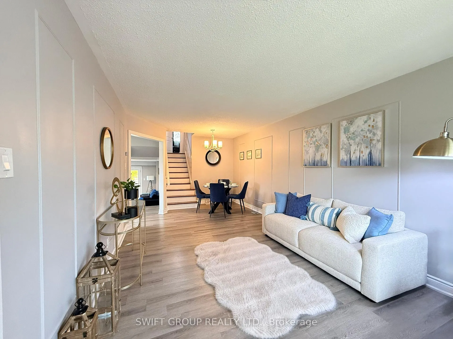 Photo 3 of 2218 Buttonbush Crescent, Mississauga, Erin Mills — HOMEH