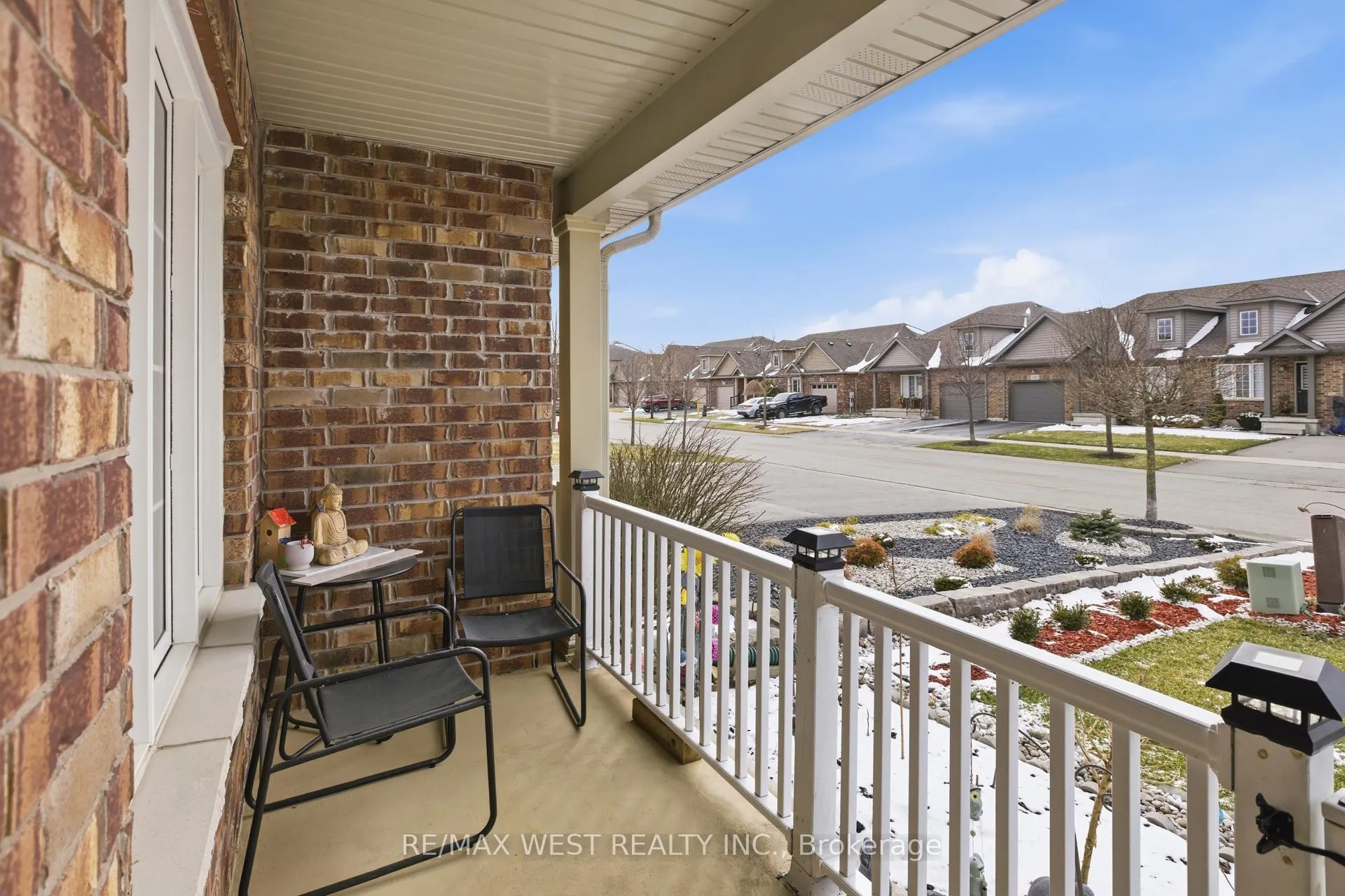Photo 3 of 170 Silverwood Avenue, Welland, Coyle Creek — HOMEH
