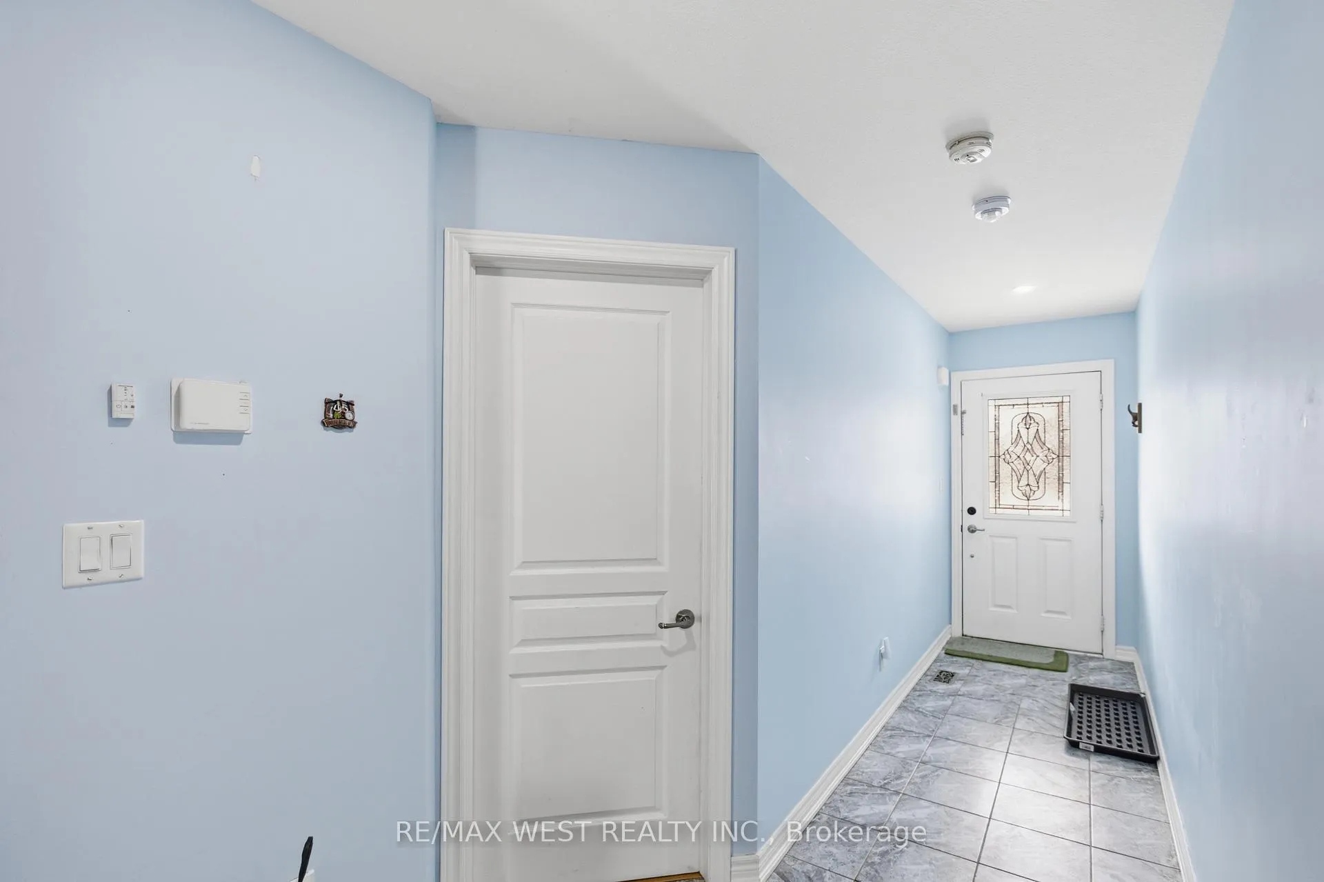 Photo 4 of 170 Silverwood Avenue, Welland, Coyle Creek — HOMEH