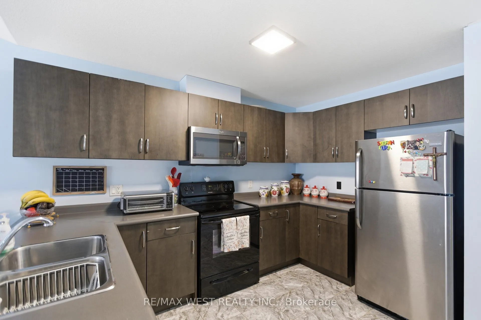 Photo 8 of 170 Silverwood Avenue, Welland, Coyle Creek — HOMEH