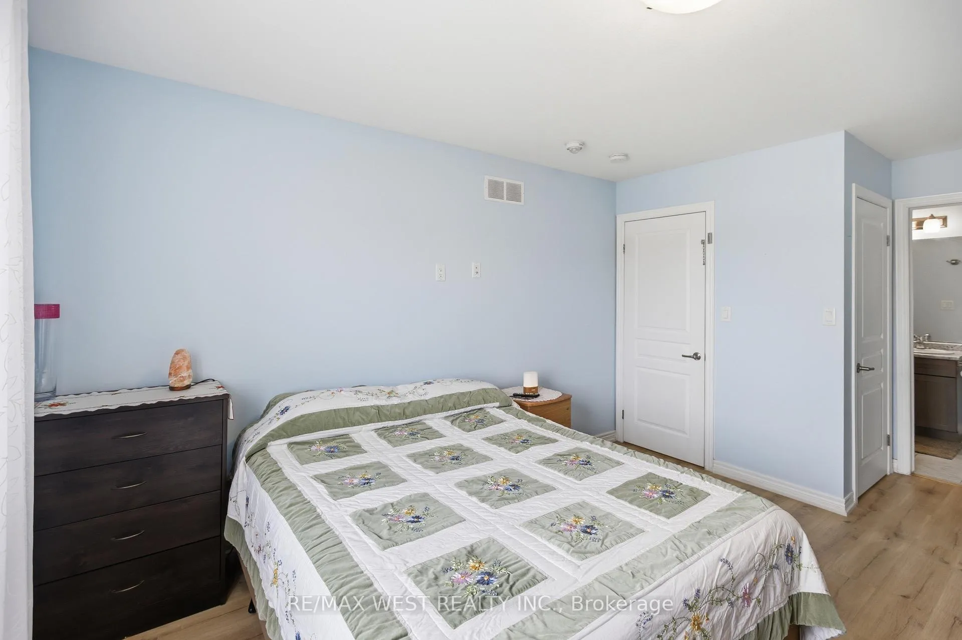 Photo 13 of 170 Silverwood Avenue, Welland, Coyle Creek — HOMEH