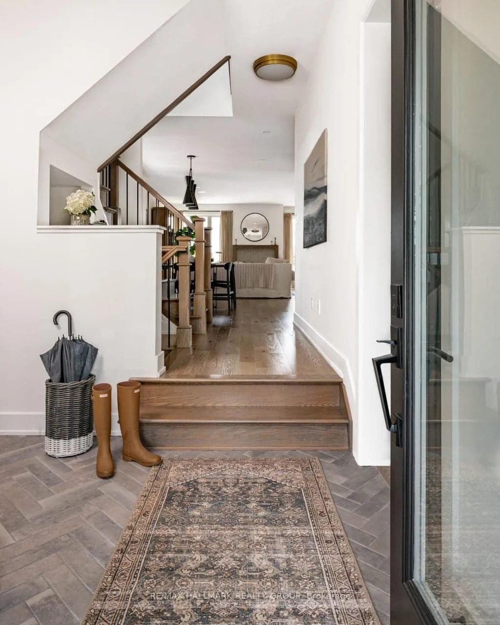 Photo 3 of 611 Persimmon Way, Ottawa, Chapel Hill South - Orleans Village — HOMEH