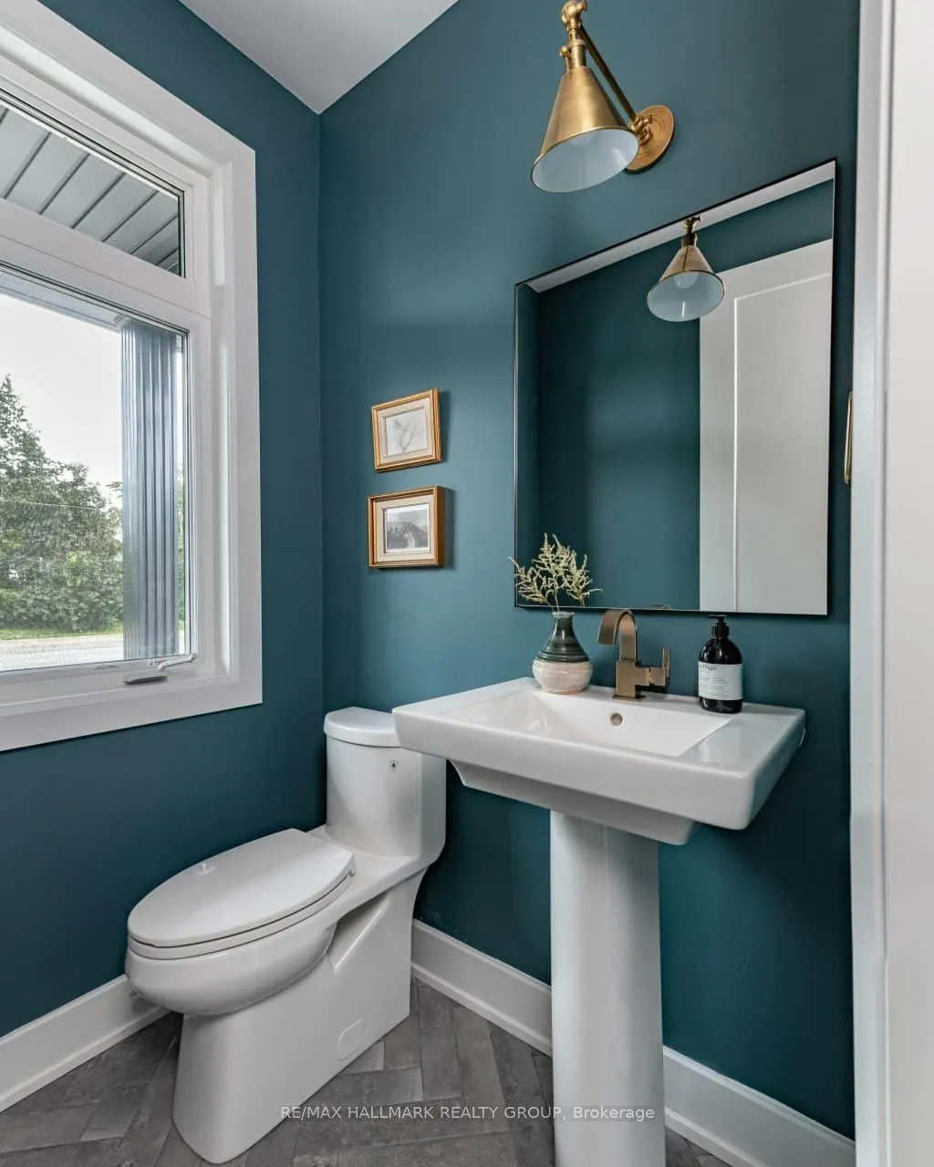 Photo 5 of 611 Persimmon Way, Ottawa, Chapel Hill South - Orleans Village — HOMEH