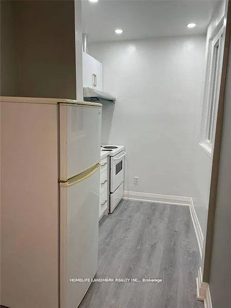 Photo 4 of Unit 2, 271 Dunn Avenue, Toronto, South Parkdale — HOMEH