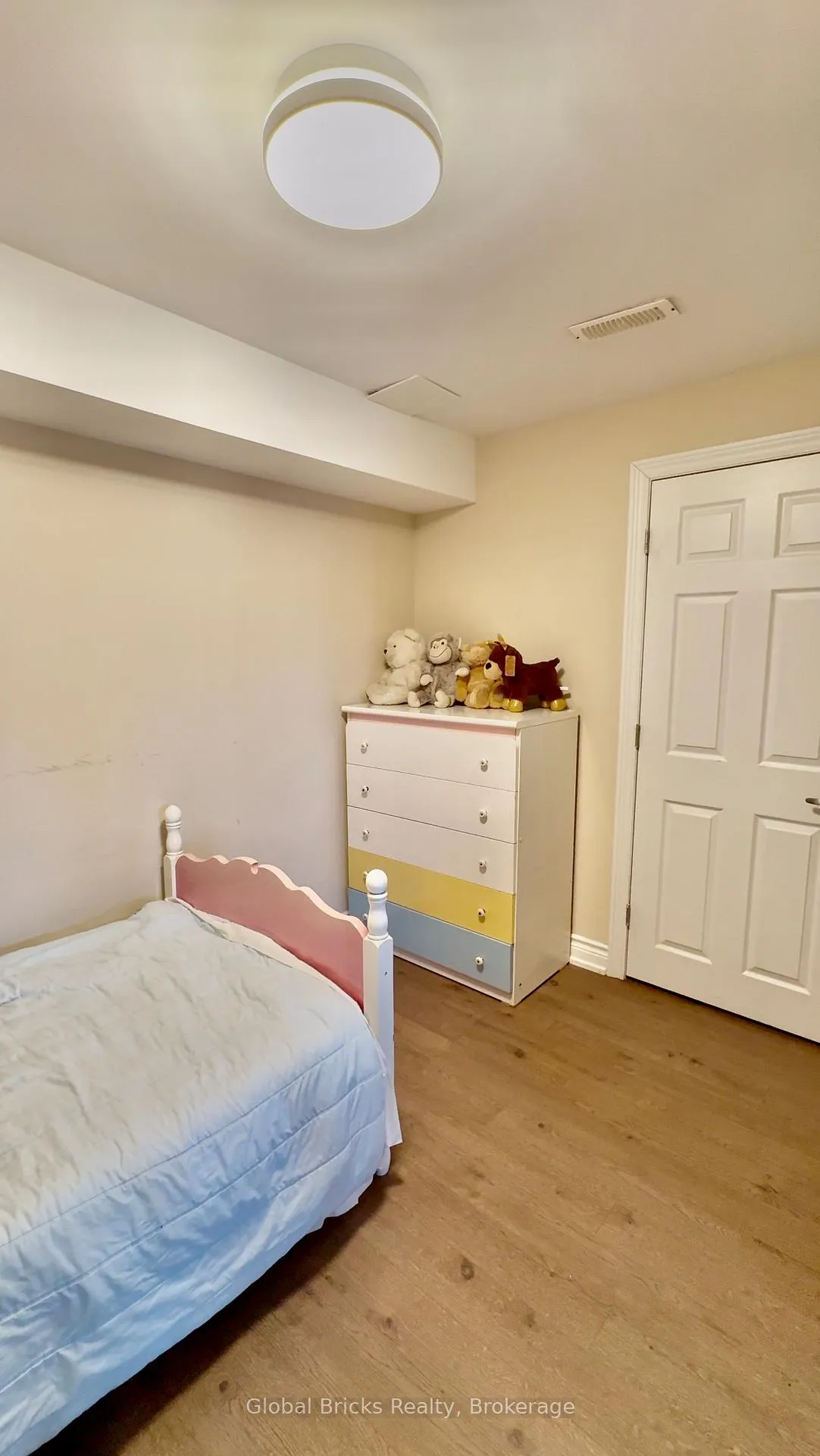 Photo 13 of Unit Lower, 32 Tysonville Circle, Brampton, Northwest Brampton — HOMEH