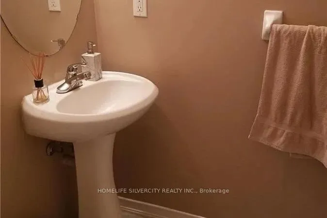 Photo 7 of 222 Edenbrook Hill Drive, Brampton, Fletcher's Meadow — HOMEH