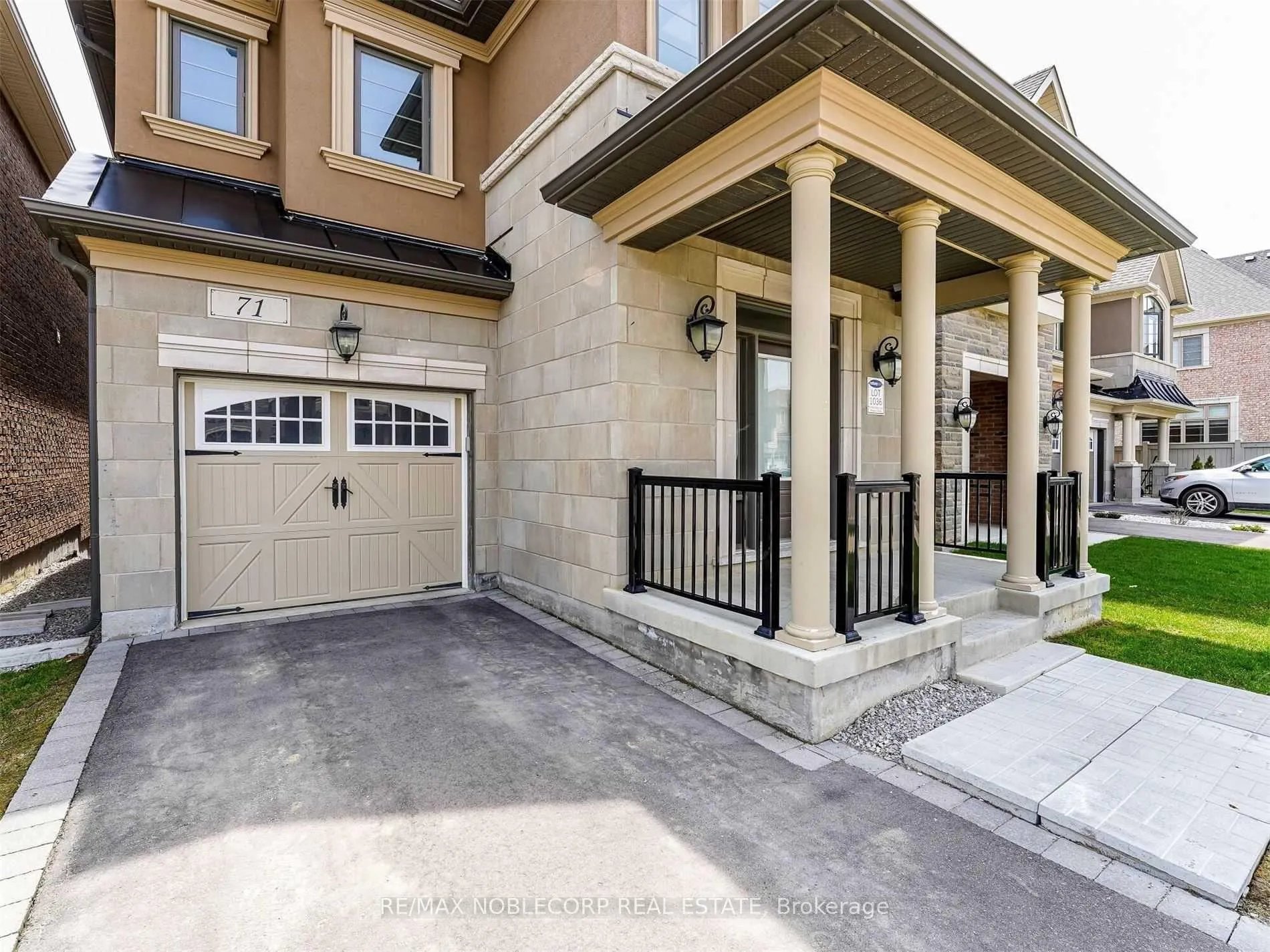 Photo 3 of 71 Pierre Berton Boulevard, Vaughan, Kleinburg — HOMEH