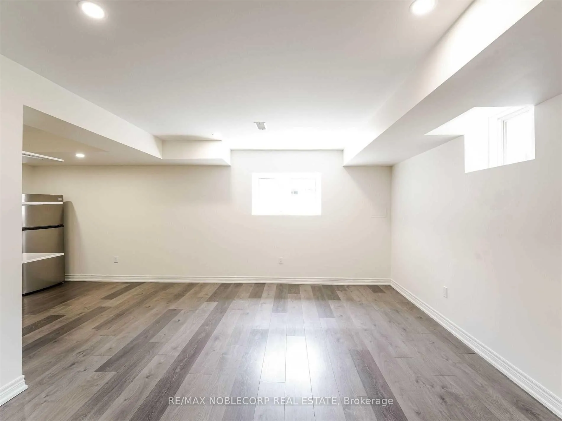 Photo 10 of 71 Pierre Berton Boulevard, Vaughan, Kleinburg — HOMEH