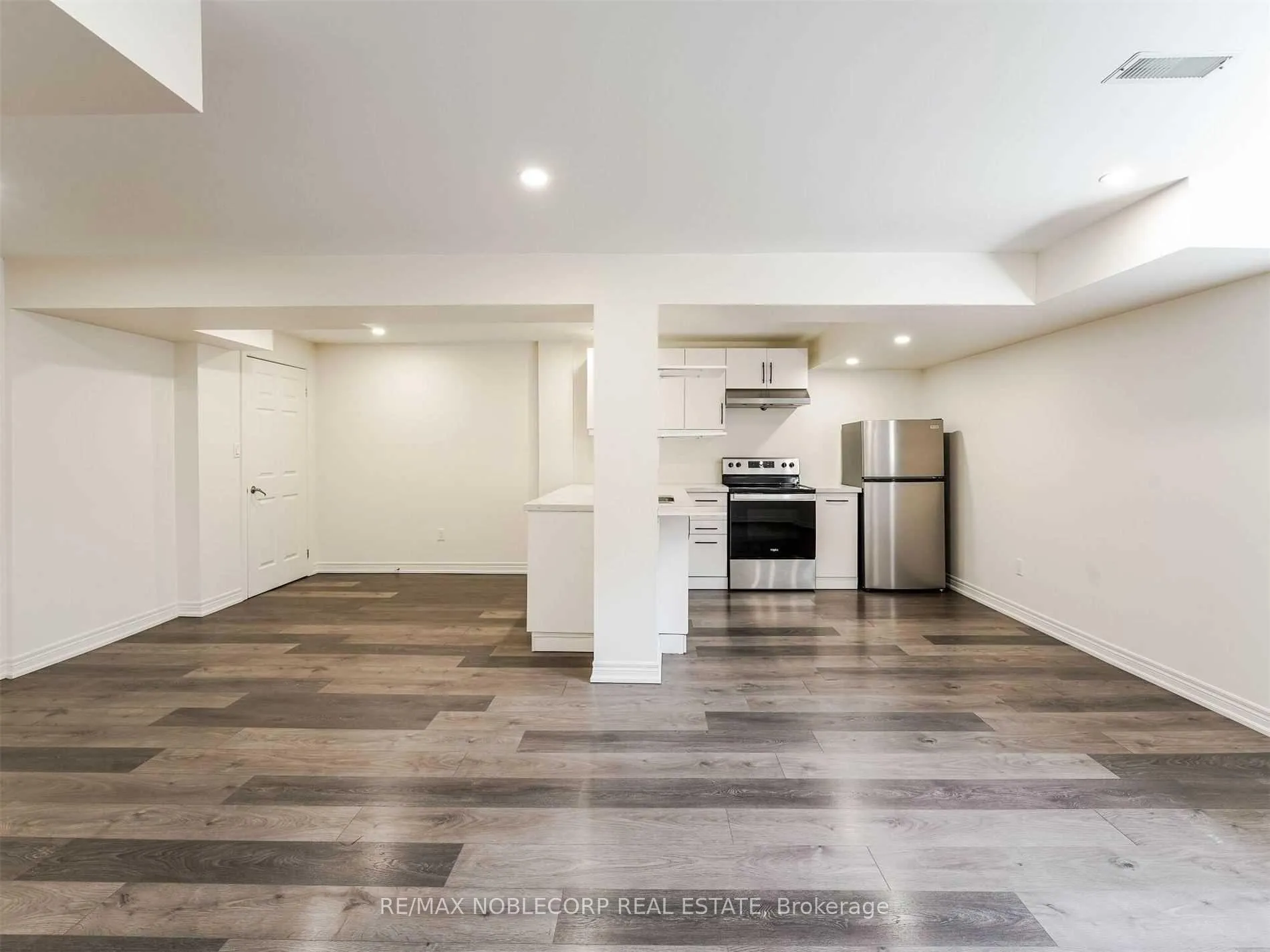 Photo 14 of 71 Pierre Berton Boulevard, Vaughan, Kleinburg — HOMEH