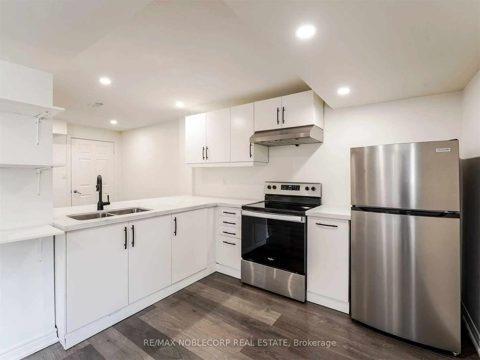 Photo 15 of 71 Pierre Berton Boulevard, Vaughan, Kleinburg — HOMEH