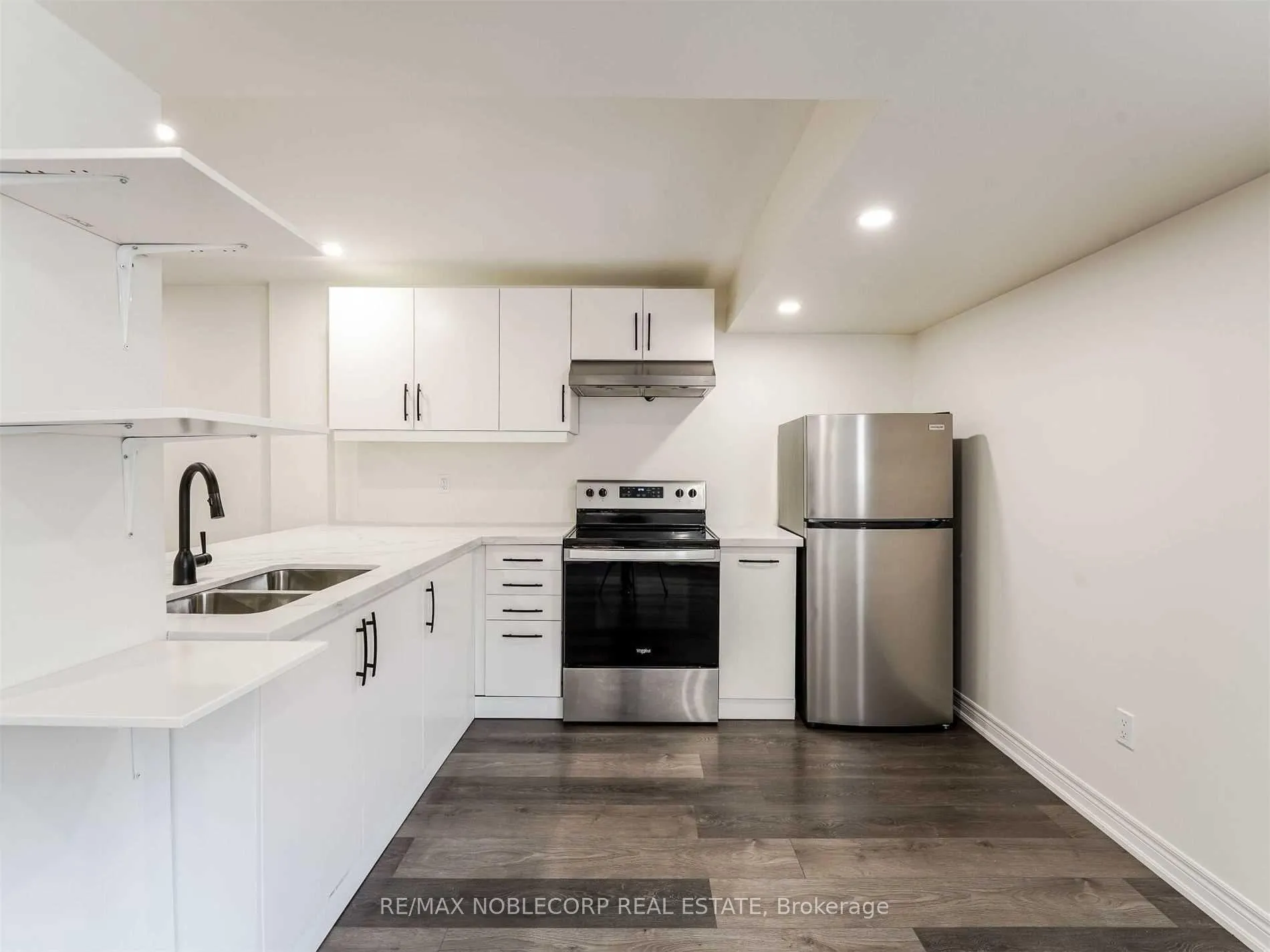 Photo 16 of 71 Pierre Berton Boulevard, Vaughan, Kleinburg — HOMEH