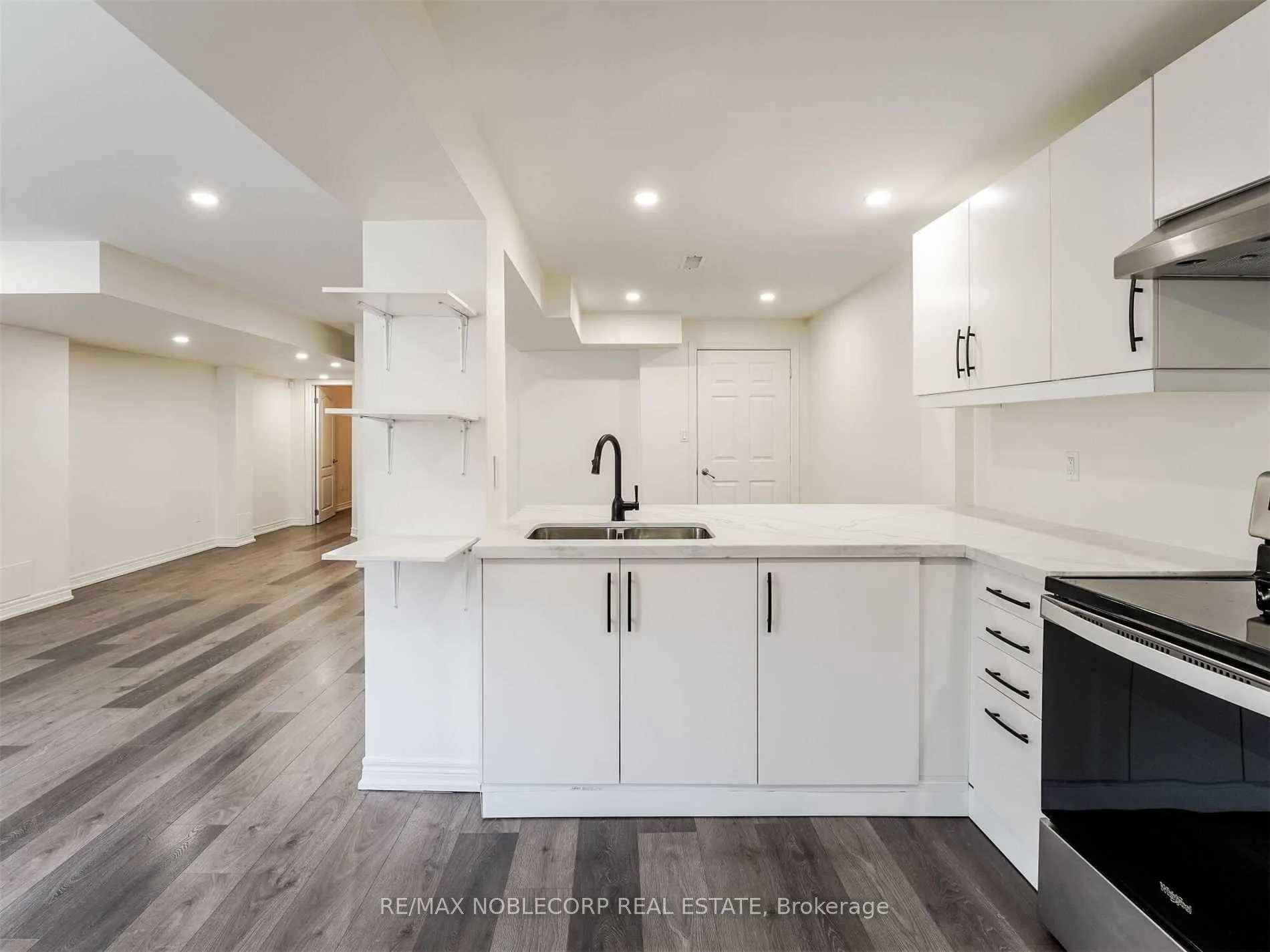 Photo 19 of 71 Pierre Berton Boulevard, Vaughan, Kleinburg — HOMEH