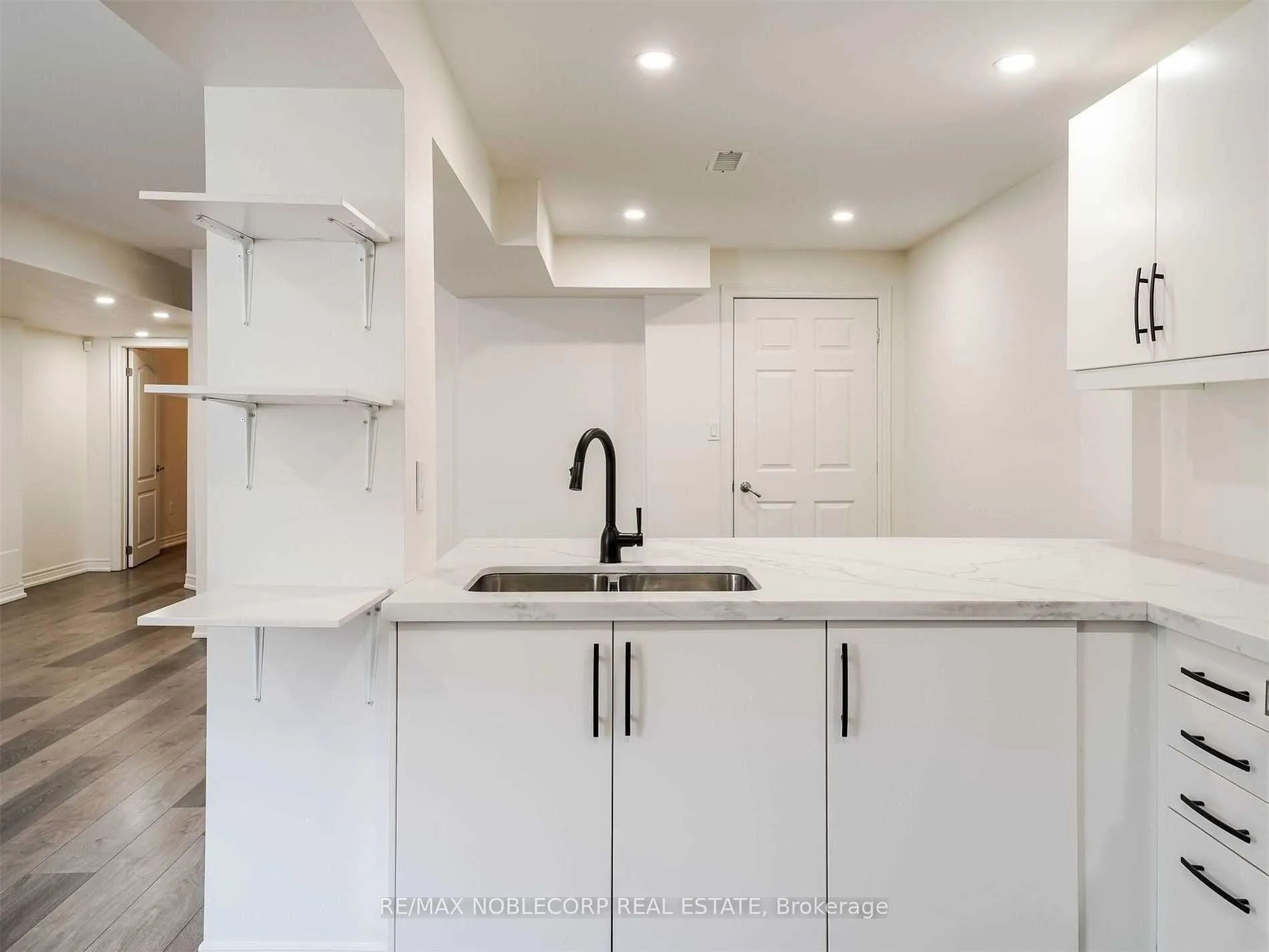 Photo 20 of 71 Pierre Berton Boulevard, Vaughan, Kleinburg — HOMEH