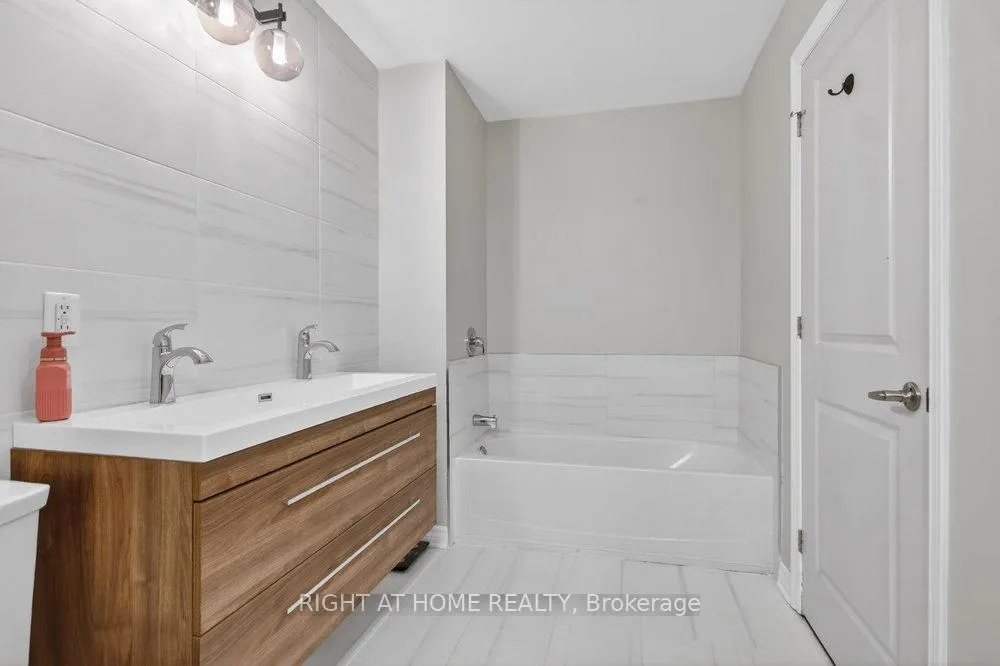 Photo 14 of Unit 6, 30 Prestige Circle, Ottawa, Chatelaine Village — HOMEH