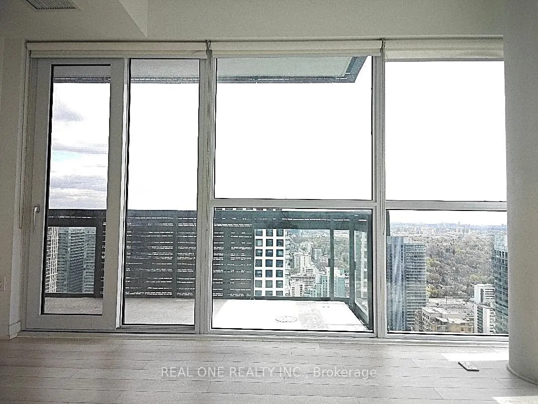 Photo 6 of Unit 3703, 39 Roehampton Avenue, Toronto, Mount Pleasant West — HOMEH