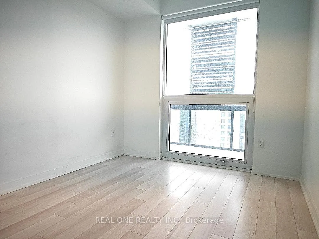 Photo 9 of Unit 3703, 39 Roehampton Avenue, Toronto, Mount Pleasant West — HOMEH