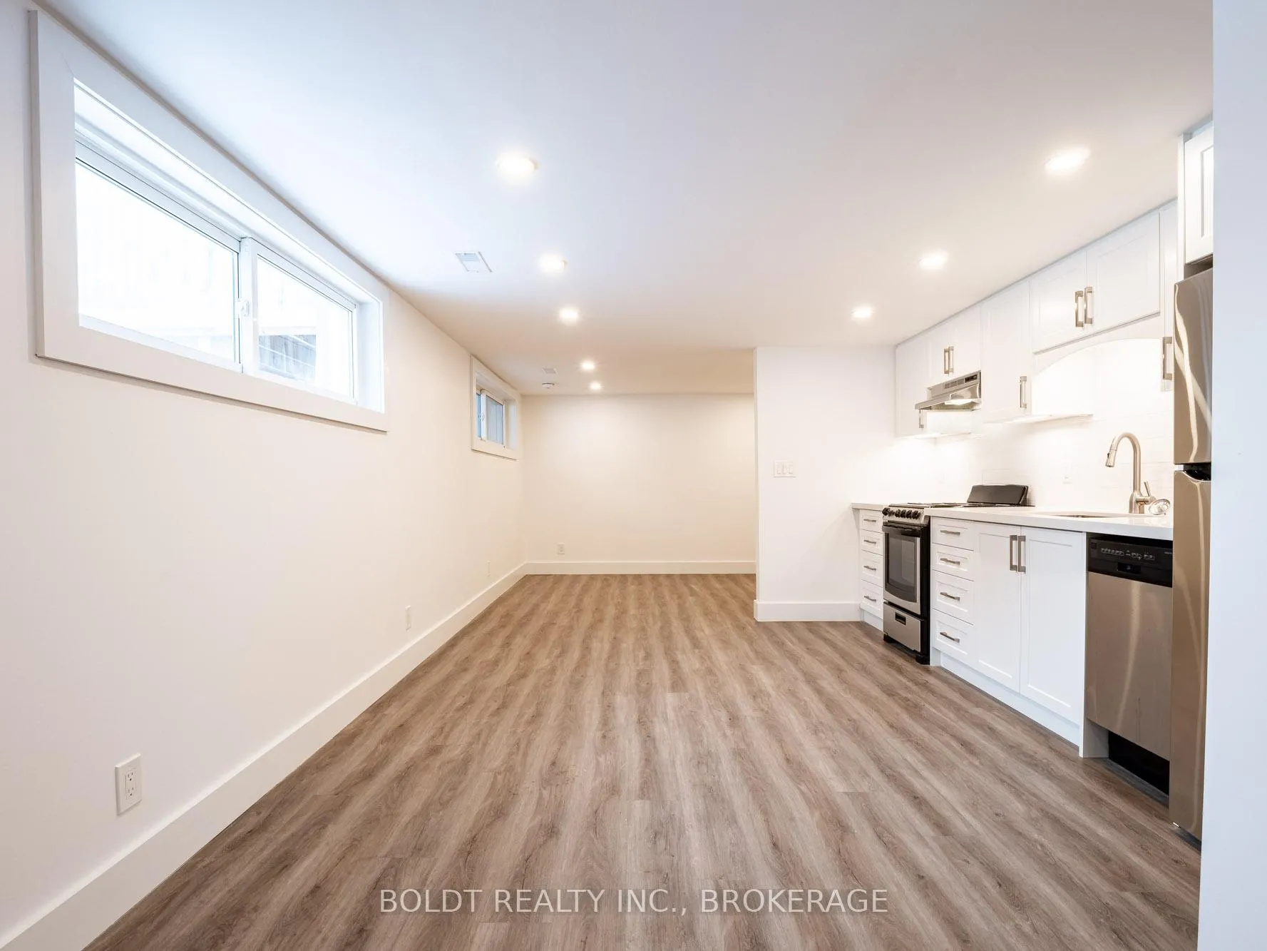 Photo 5 of Unit LOWER, 7160 Waters Avenue, Niagara Falls, Arad/Fallsview — HOMEH