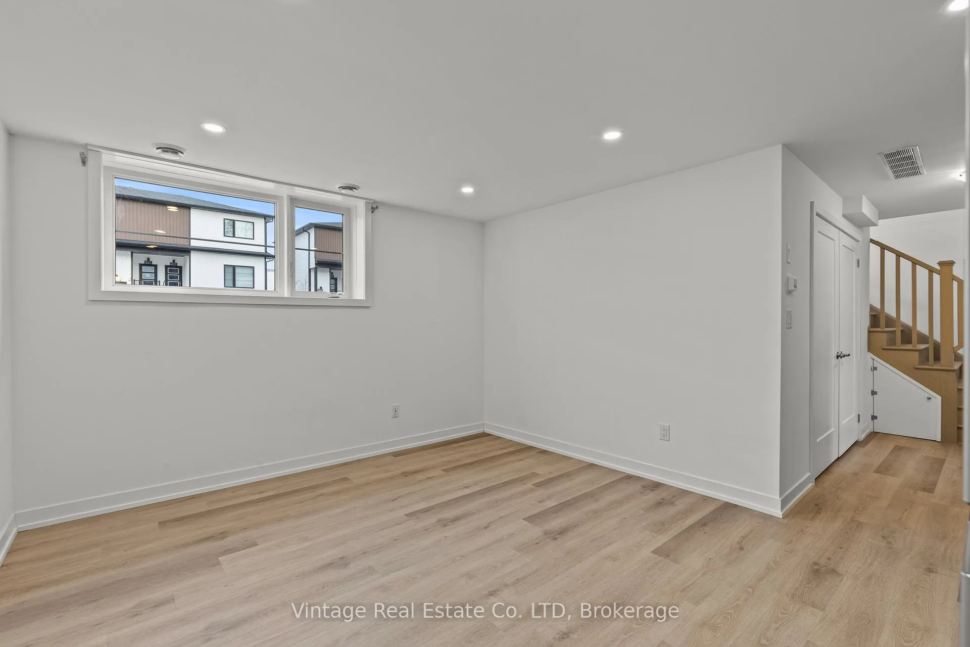 Photo 7 of Unit 511, 4263 Fourth Avenue, Niagara Falls, Downtown — HOMEH
