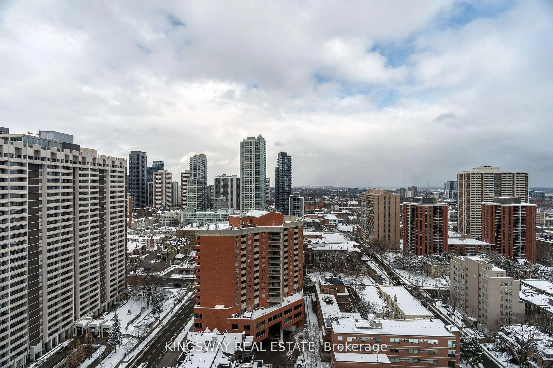 Photo 3 of Unit 2102, 81 Wellesley St Street E, Toronto, Church-Yonge Corridor — HOMEH