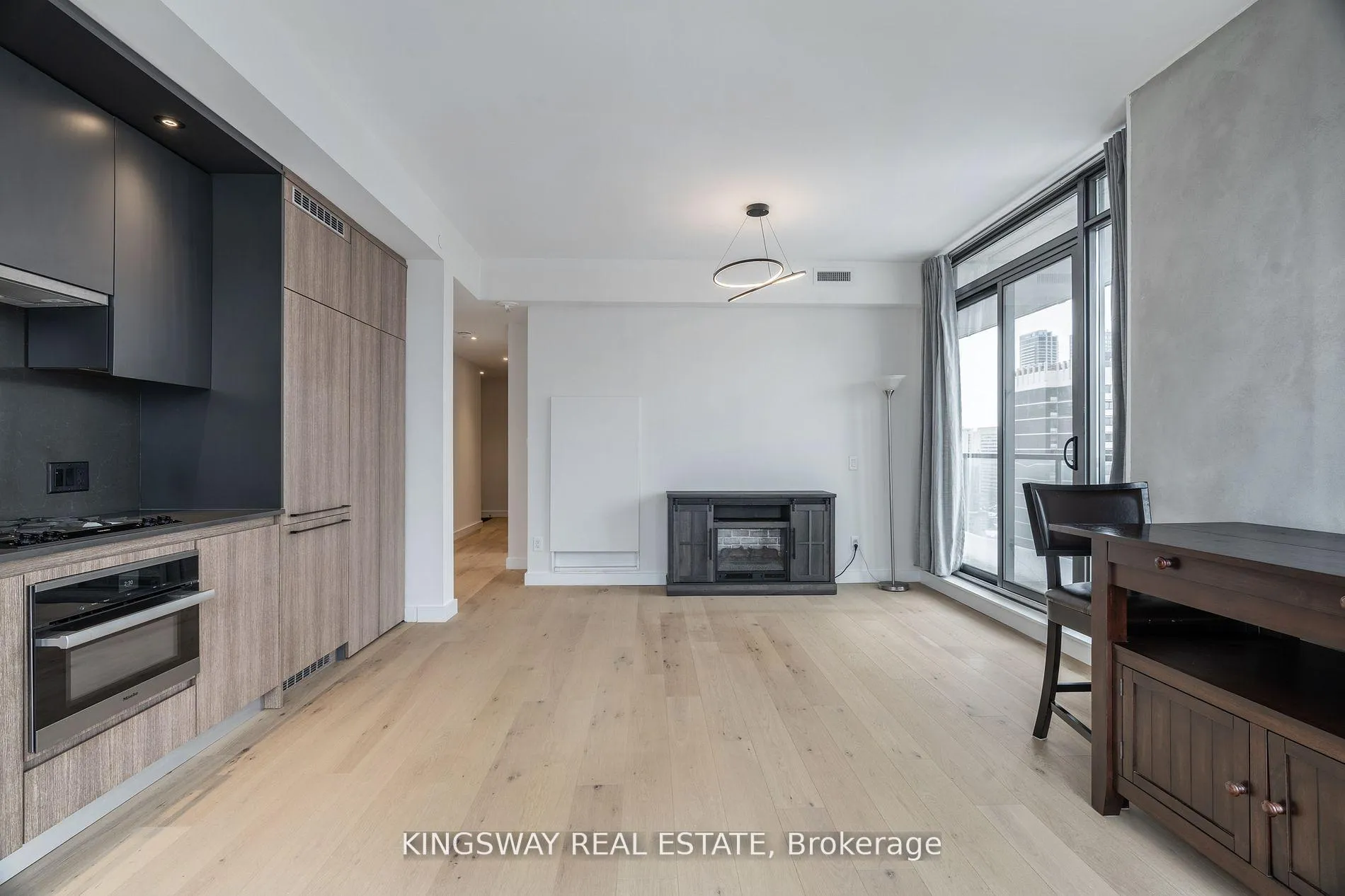 Photo 11 of Unit 2102, 81 Wellesley St Street E, Toronto, Church-Yonge Corridor — HOMEH