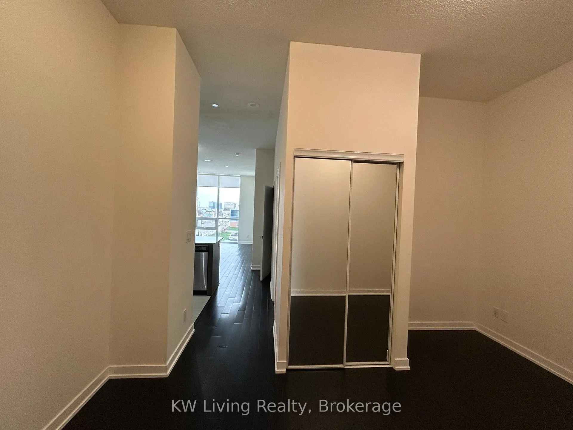Photo 4 of Unit 310, 510 Curran Place, Mississauga, City Centre — HOMEH