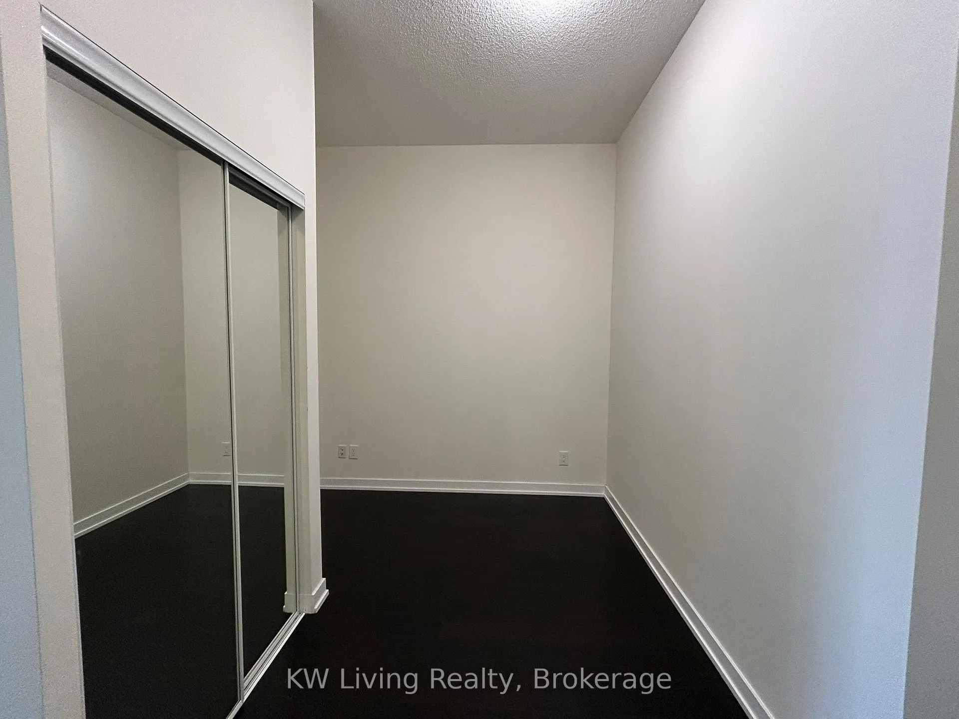 Photo 5 of Unit 310, 510 Curran Place, Mississauga, City Centre — HOMEH
