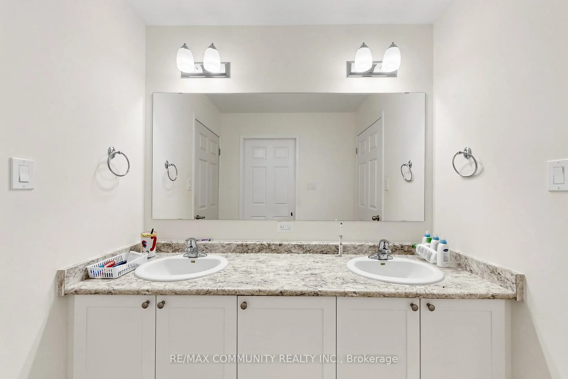 Photo 25 of 2021 Kurelo Drive, Oshawa, Taunton — HOMEH
